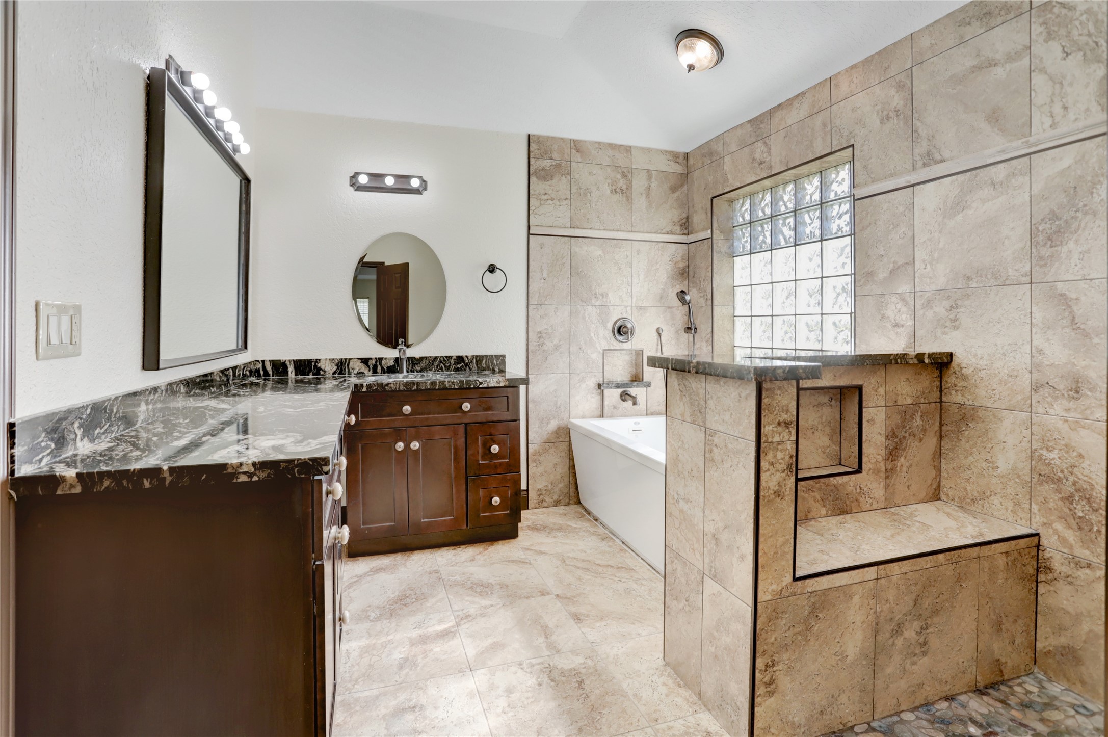 1004 Mockingbird Lane Property Photo 6