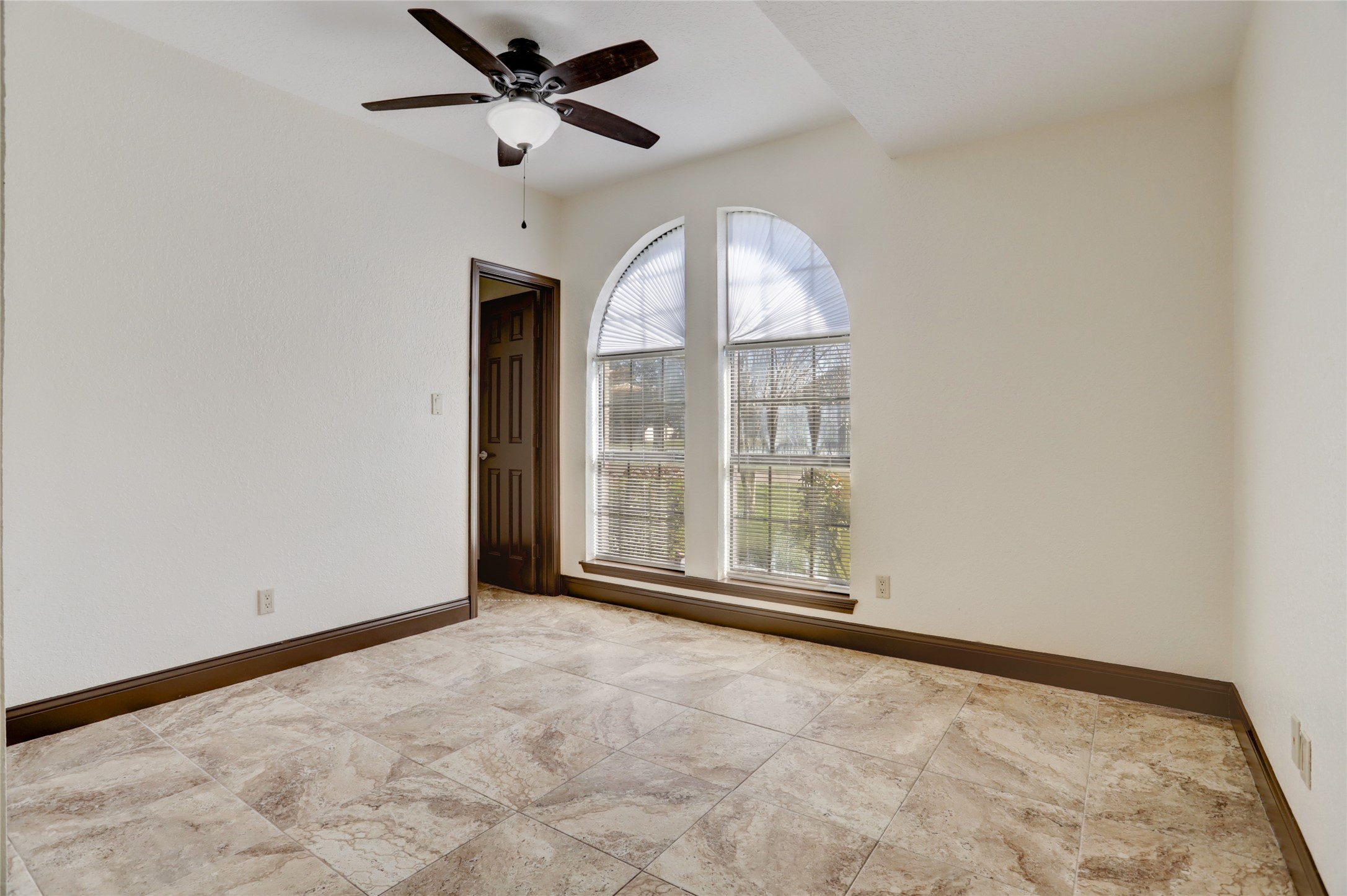 1004 Mockingbird Lane Property Photo 7