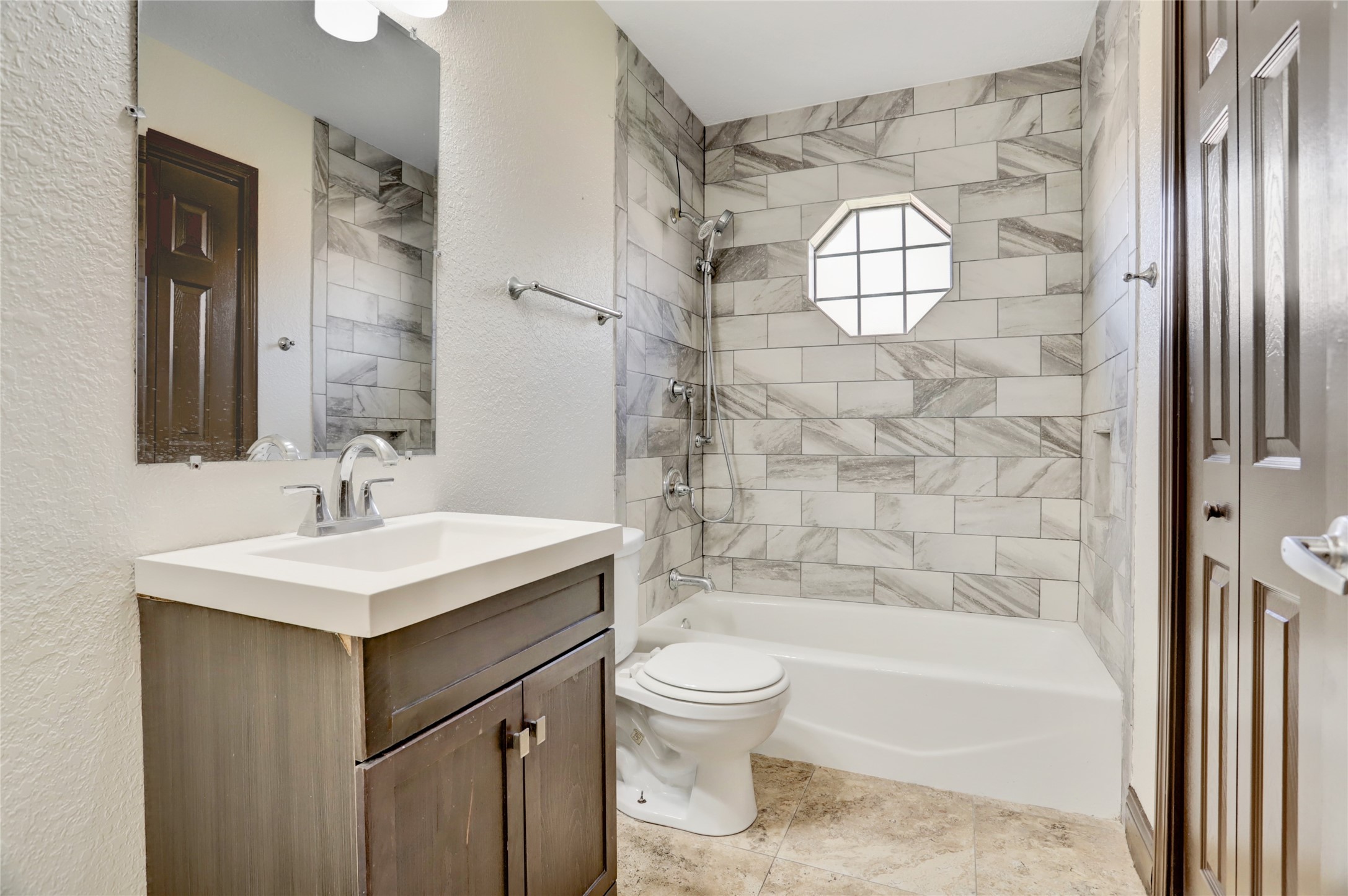 1004 Mockingbird Lane Property Photo 8