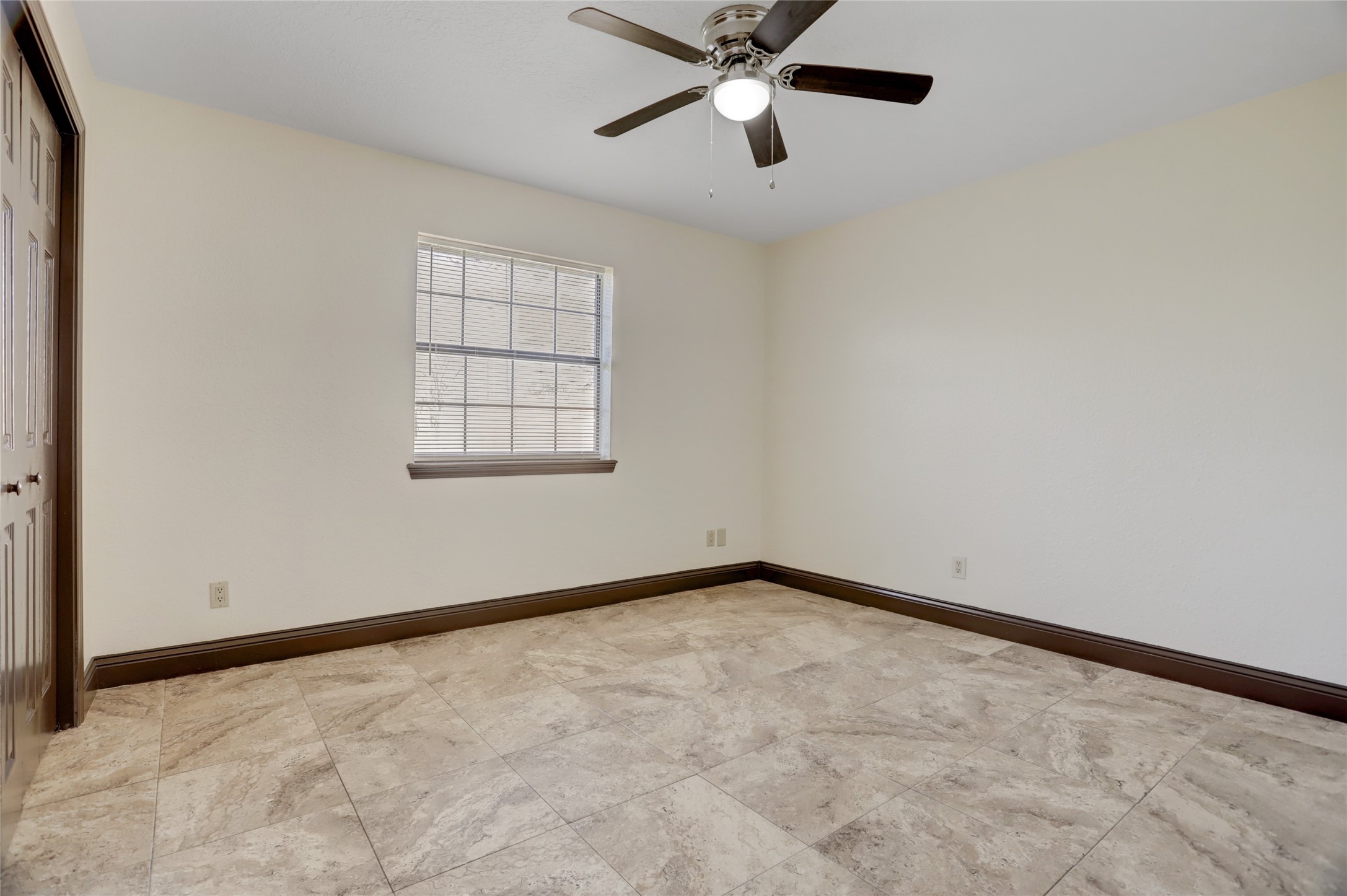 1004 Mockingbird Lane Property Photo 9
