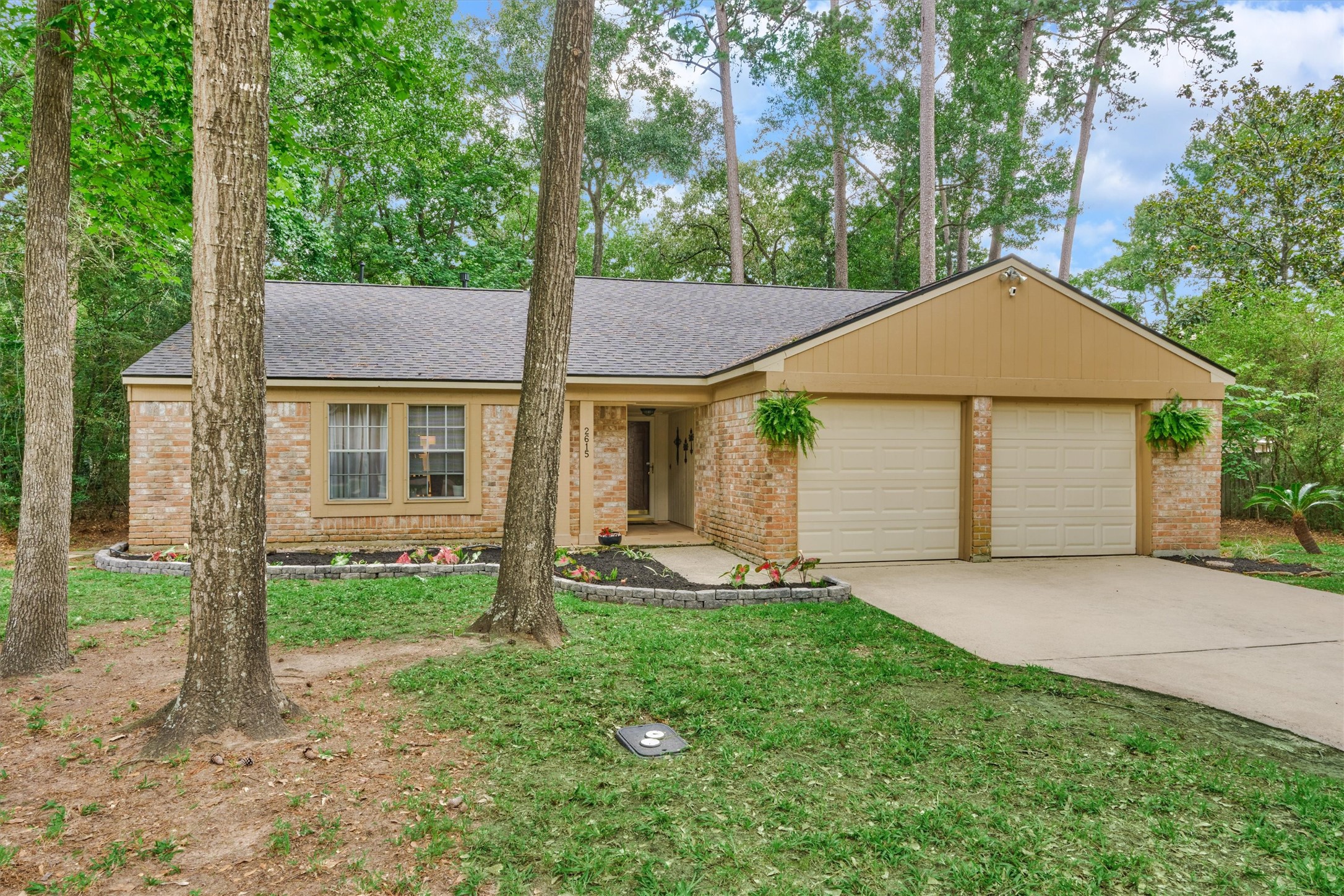 2615 Rosewood Place Property Photo 4
