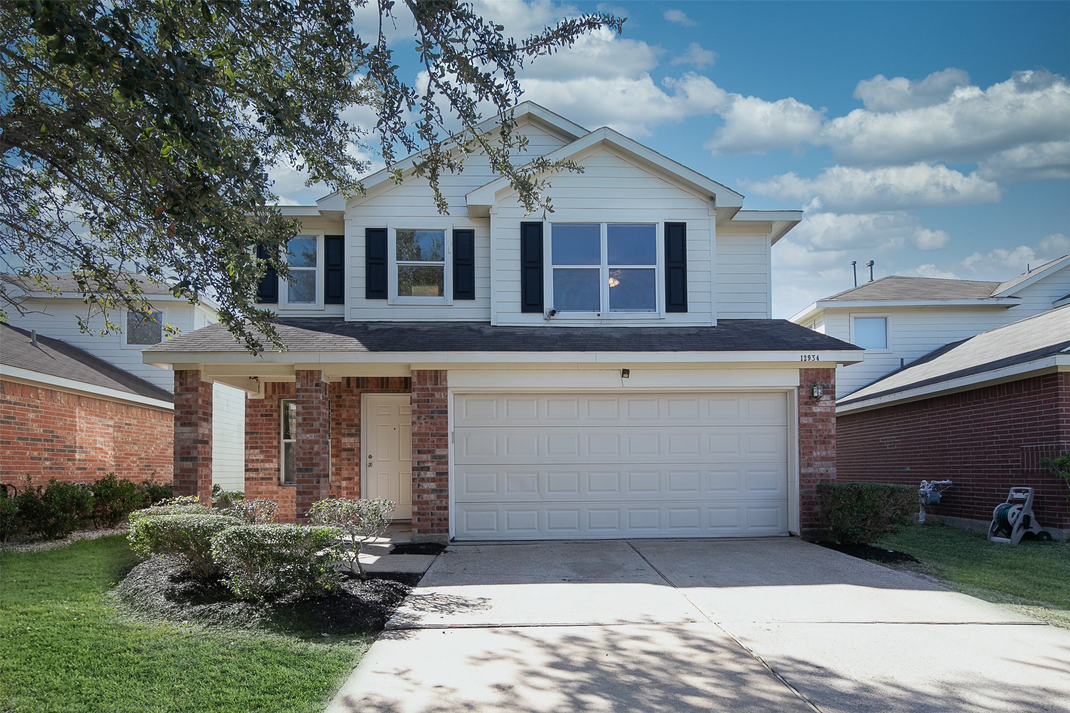 12934 Kingston Point Lane Property Photo 1