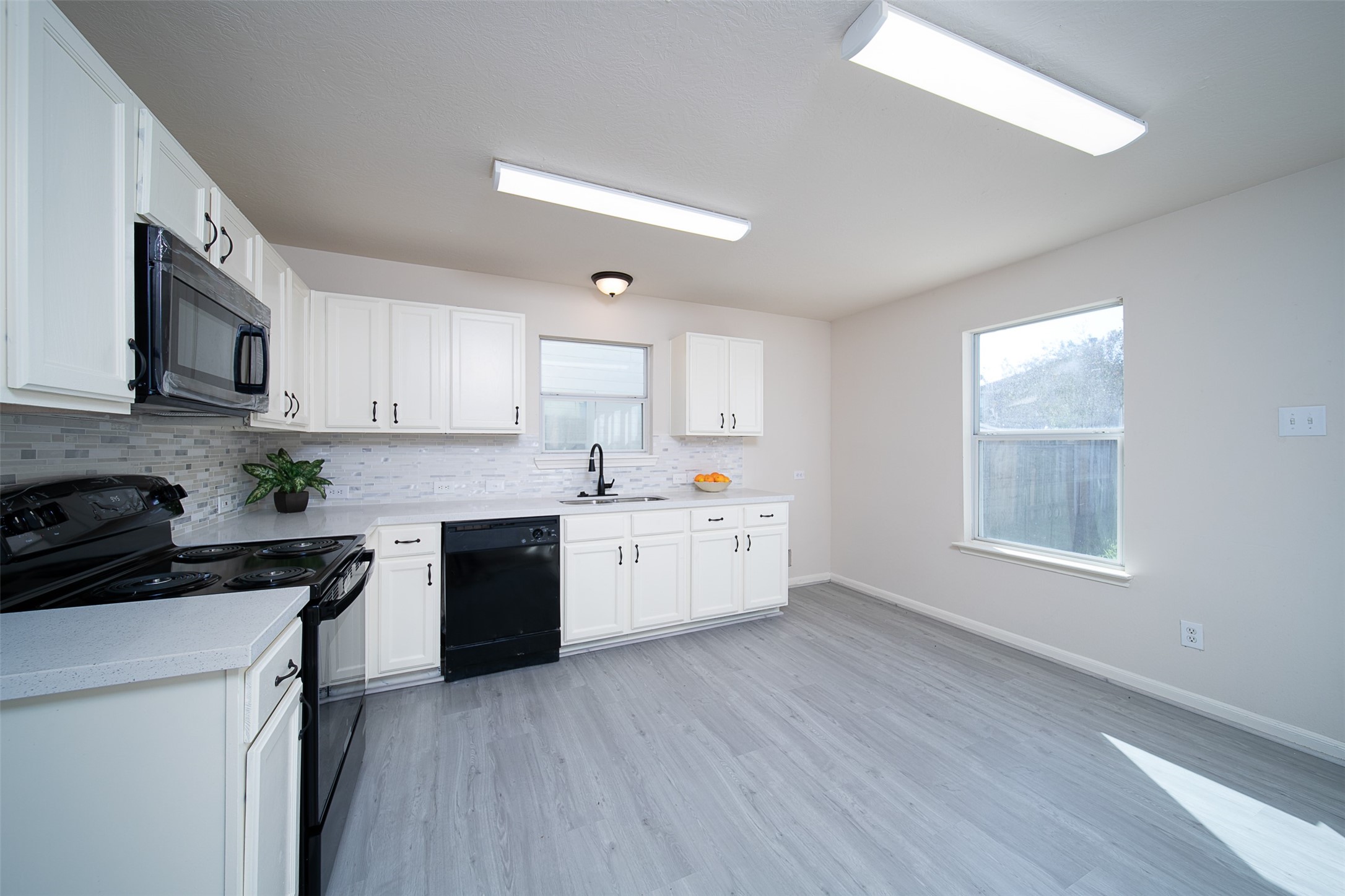 12934 Kingston Point Lane Property Photo 8