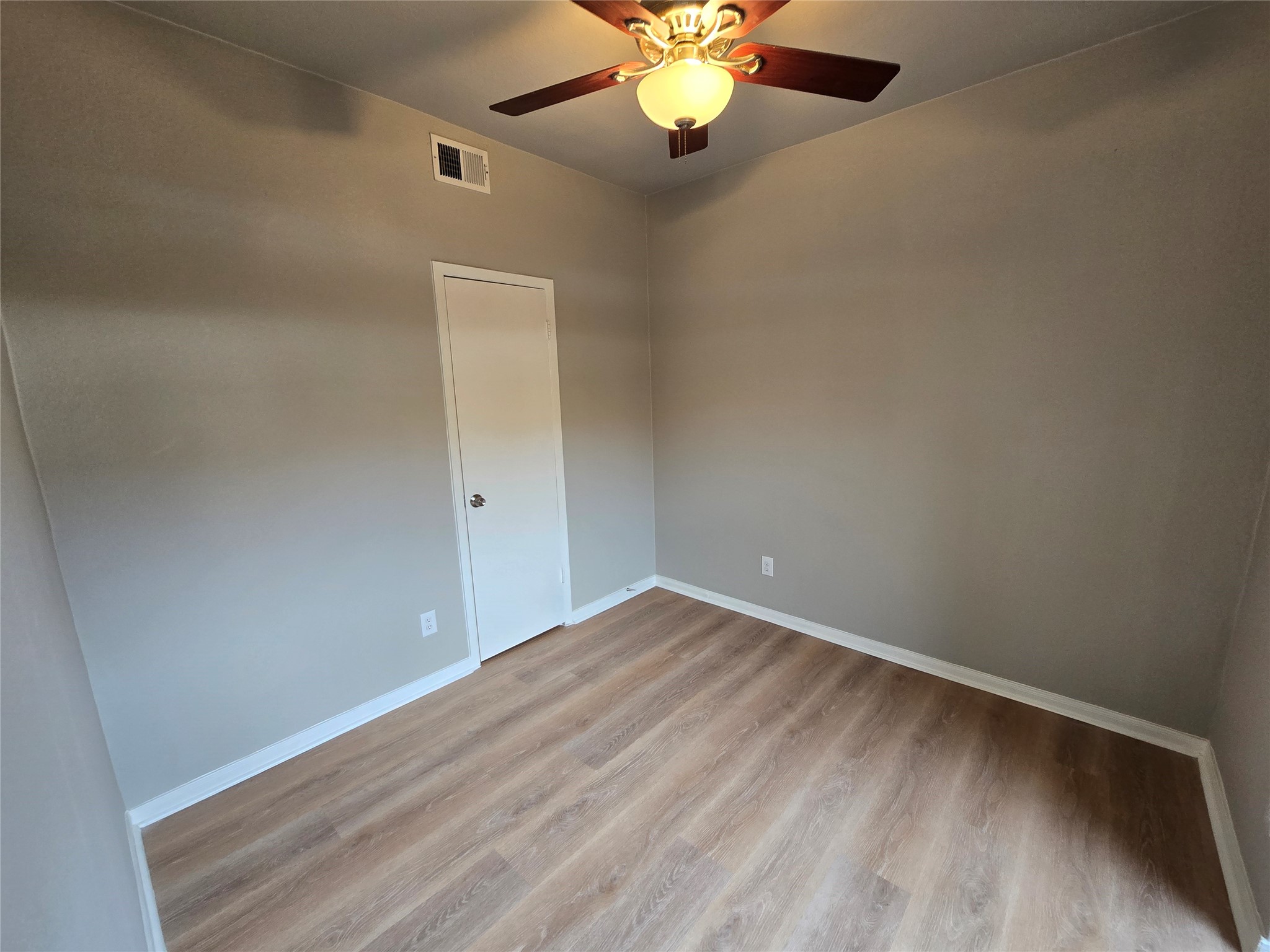 1818 Augusta Drive 15 Property Photo 12