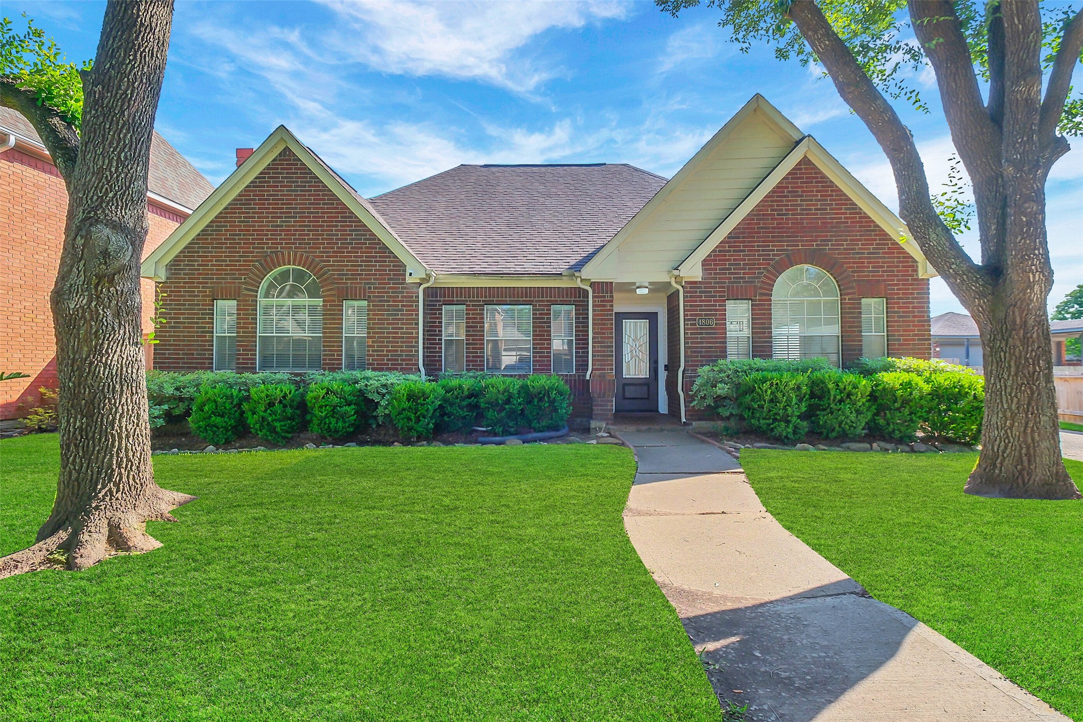 4806 Summer Lakes Property Photo 1