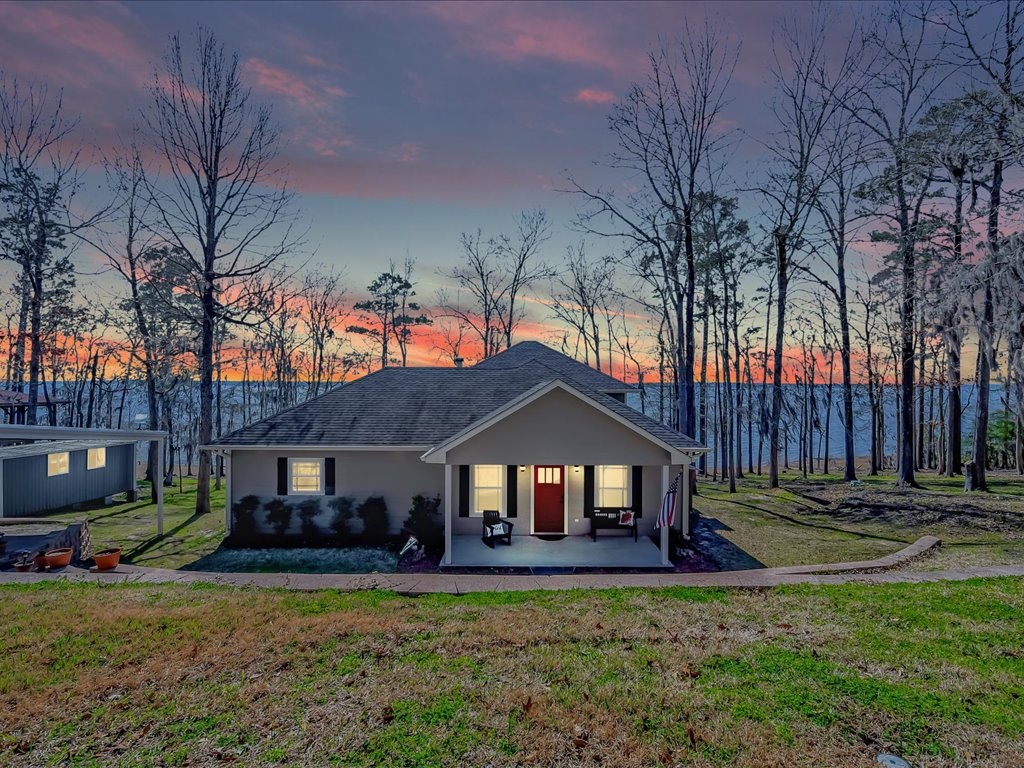 907 County Road 4921 Property Photo