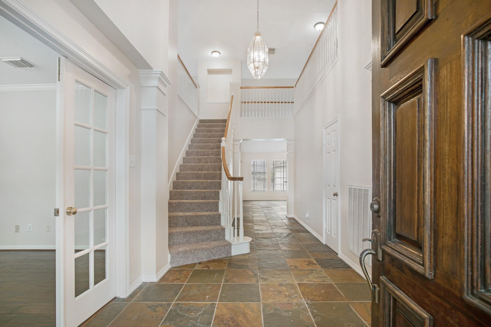 1130 Oak Glen Lane Property Photo 3