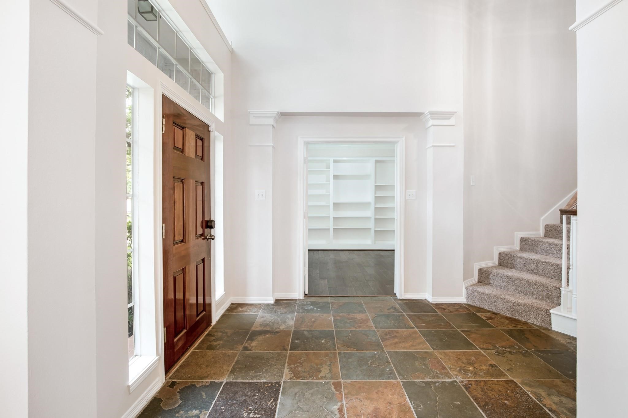 1130 Oak Glen Lane Property Photo 4