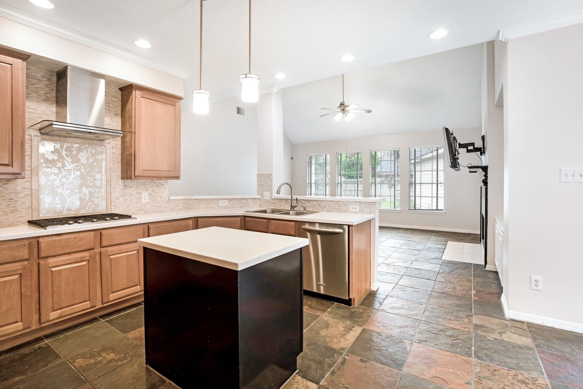 1130 Oak Glen Lane Property Photo 8