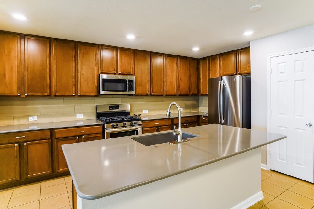 8011 Bunch Grass Lane Property Photo 8