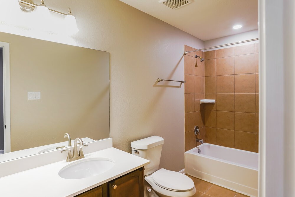 8011 Bunch Grass Lane Property Photo 16