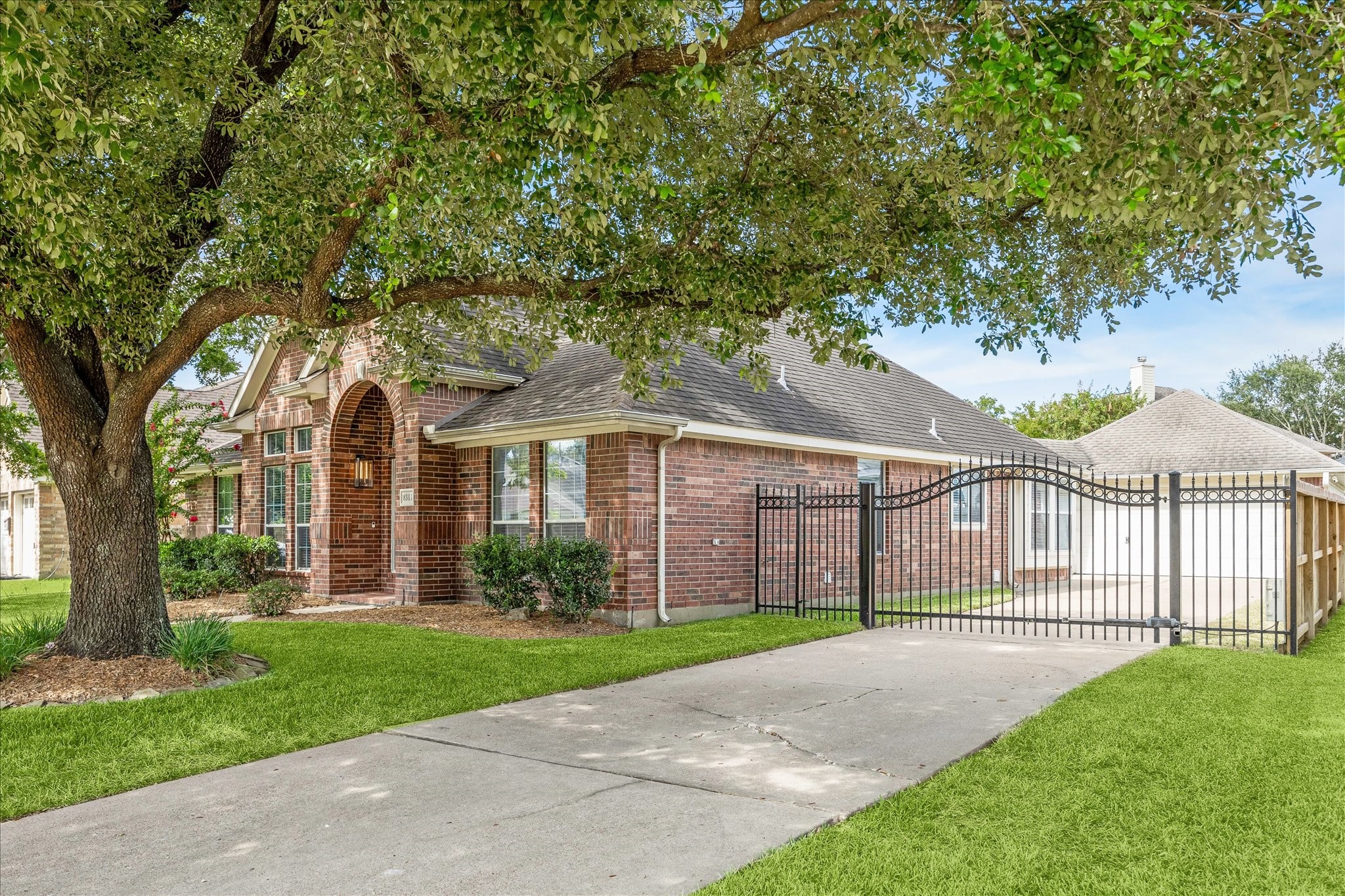 8311 Bending Branch Lane Property Photo 2