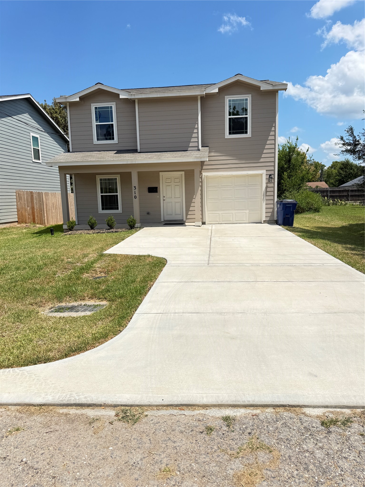 310 N Orange Street Property Photo 2
