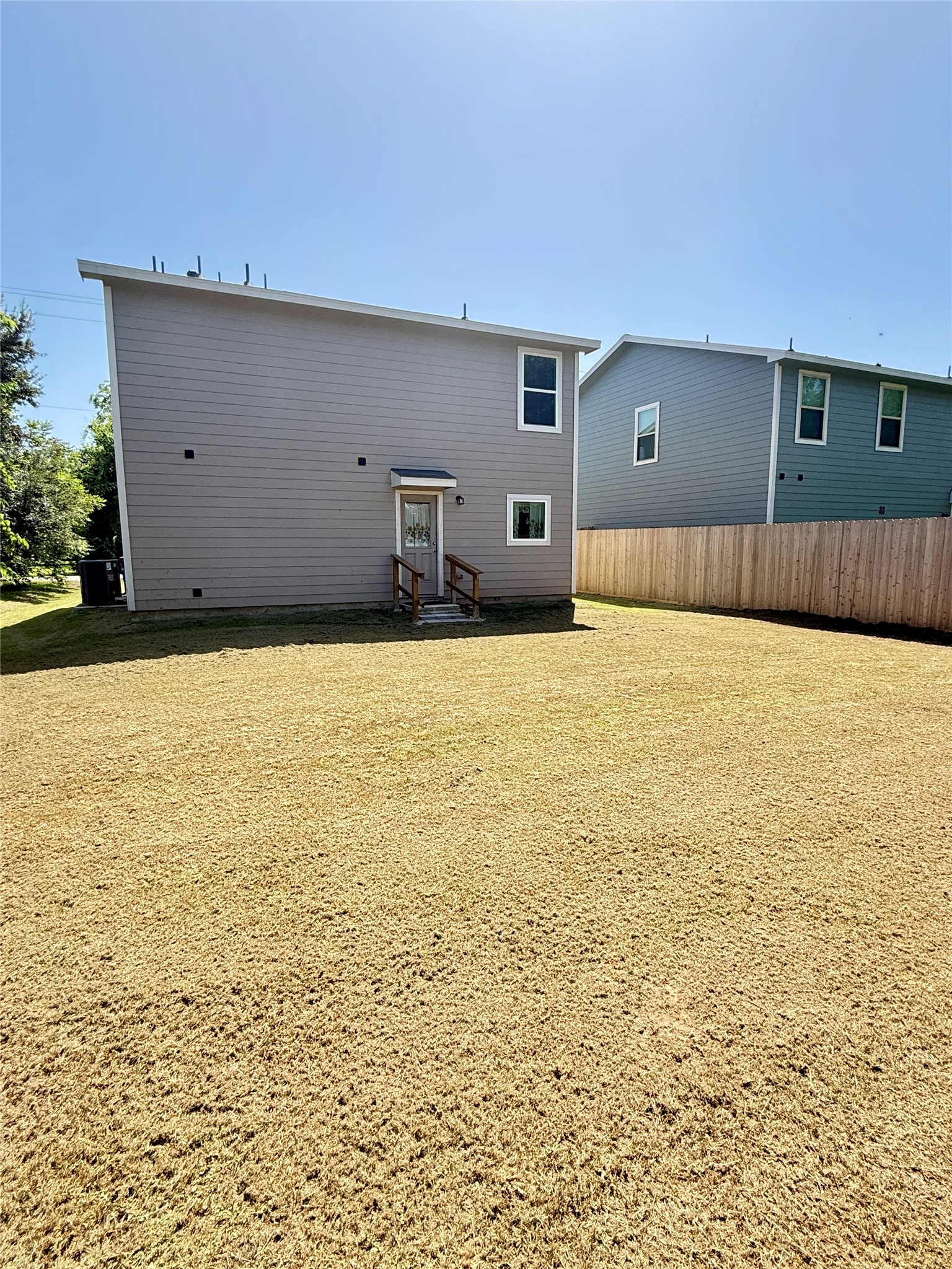 310 N Orange Street Property Photo 5