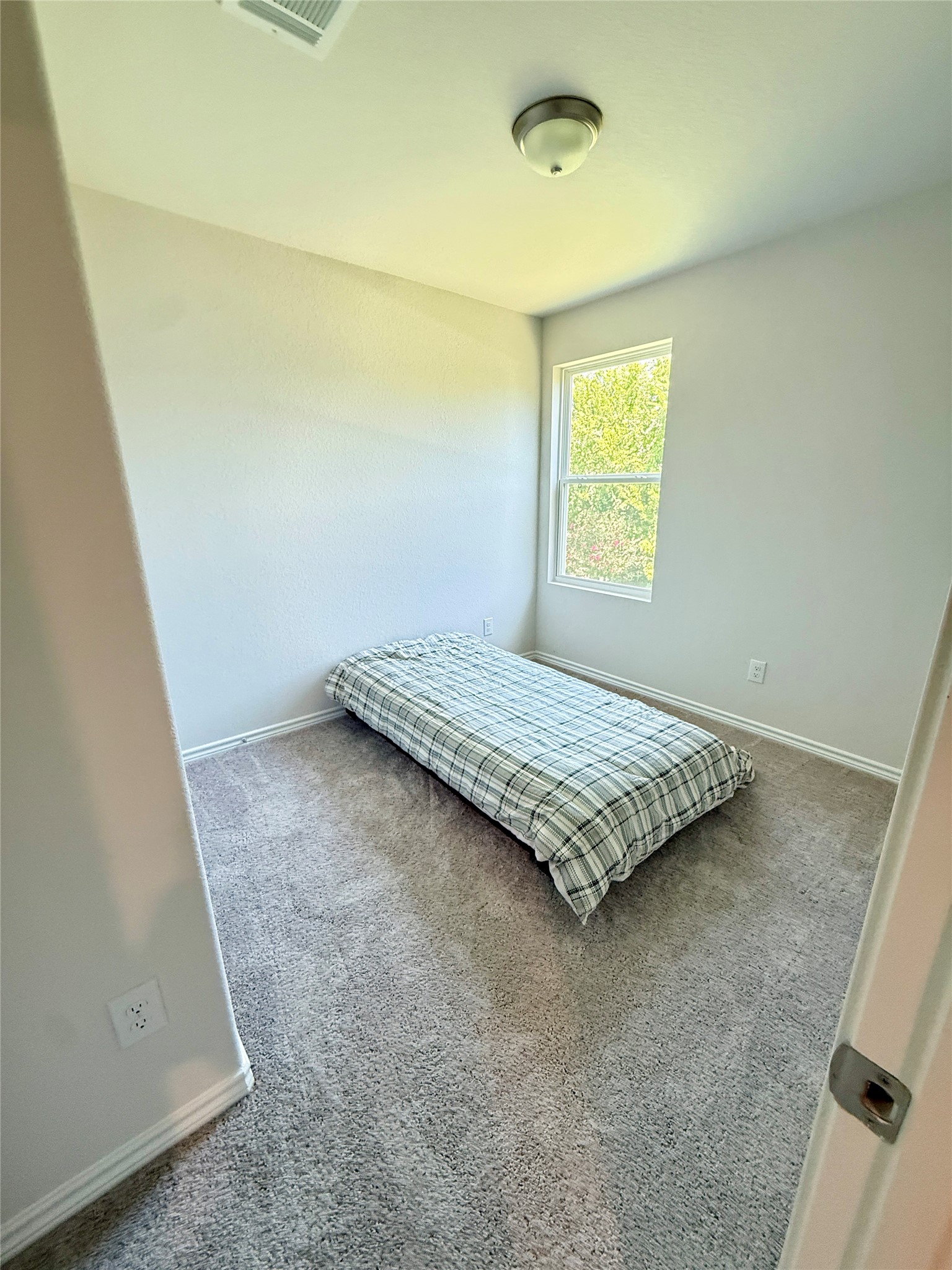310 N Orange Street Property Photo 8