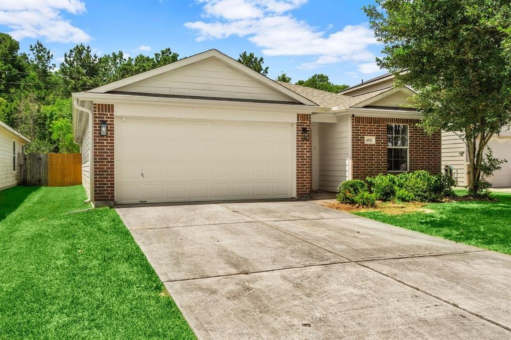 4527 Nueces River Loop Property Photo 2