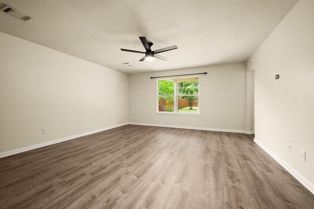 4527 Nueces River Loop Property Photo 5