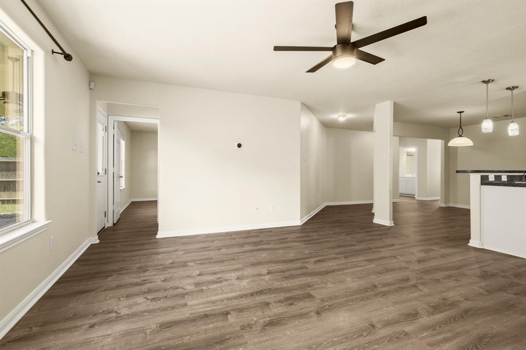 4527 Nueces River Loop Property Photo 6