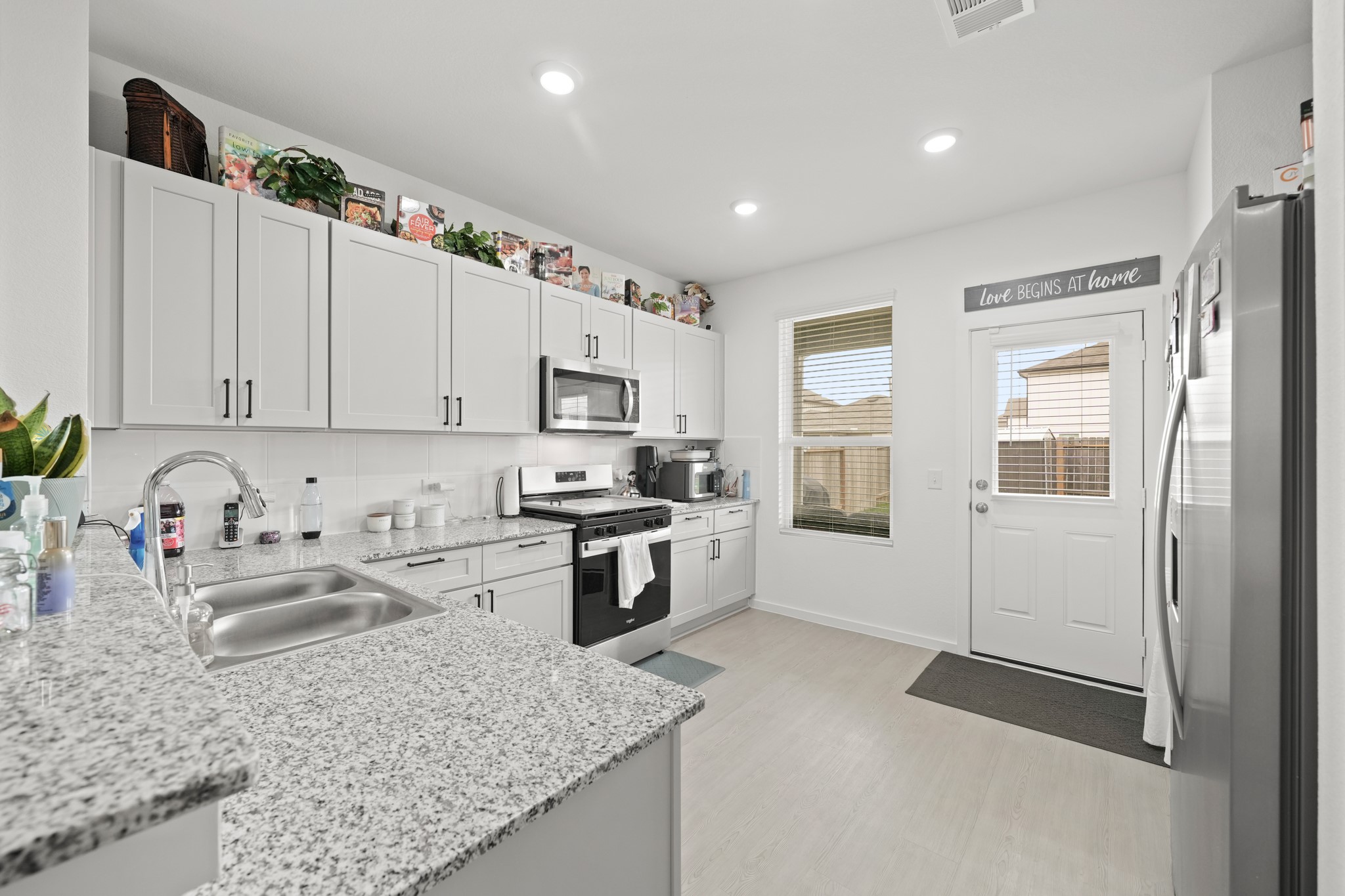 26235 Arrowleaf Drive Property Photo 12