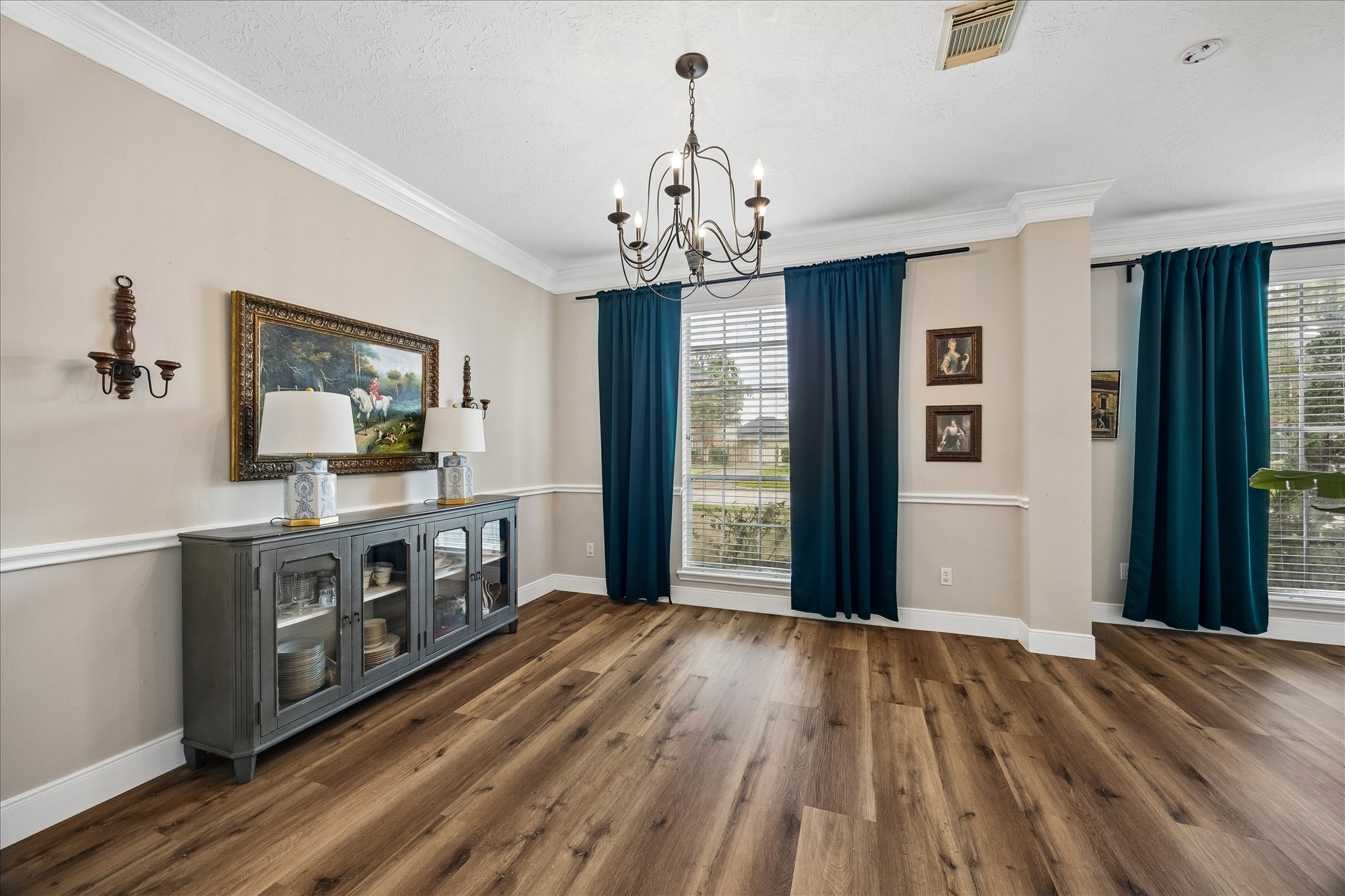 3607 Pine Chase Drive Property Photo 3