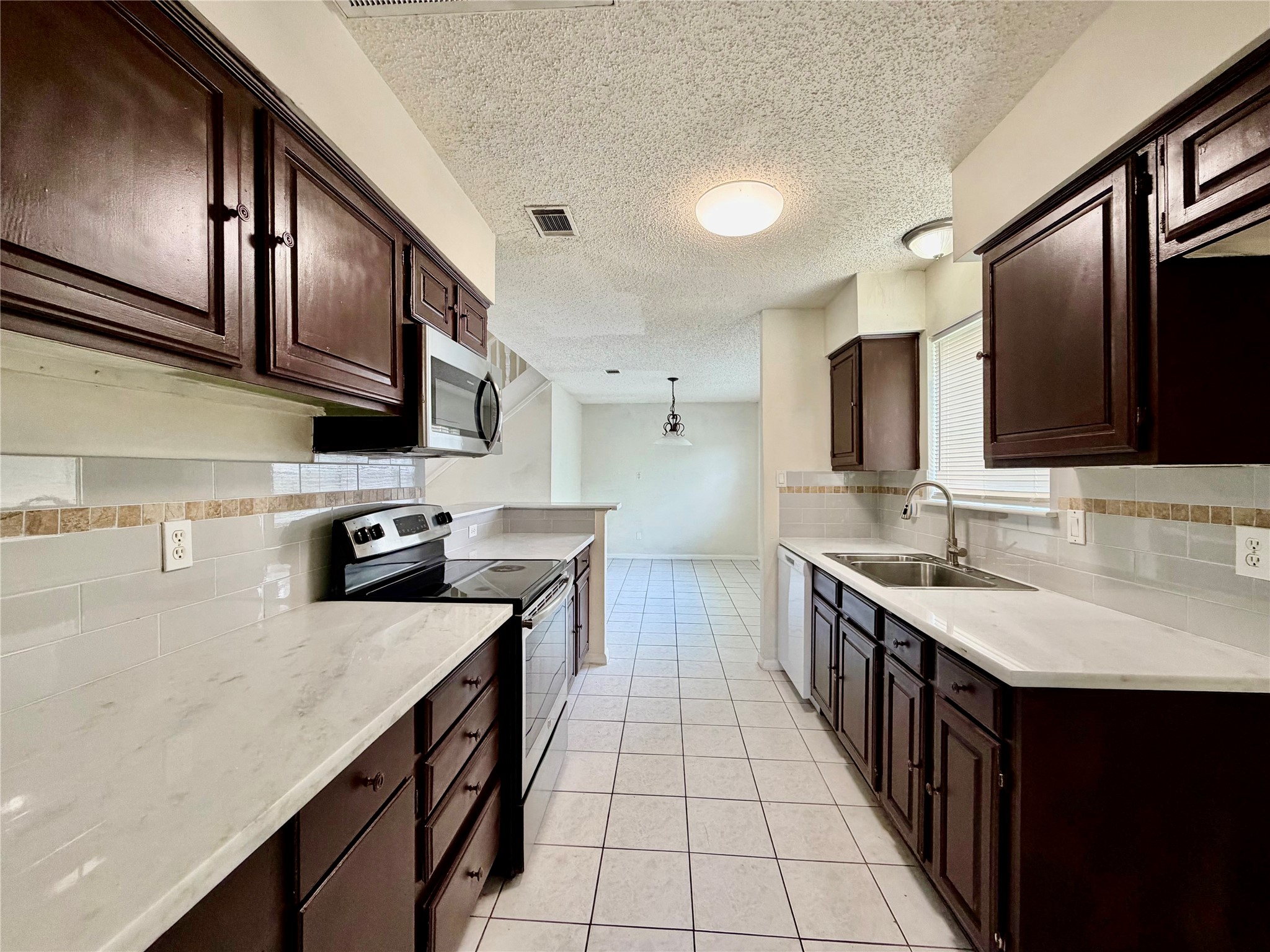 2603 Quarry Hill Road Property Photo 4