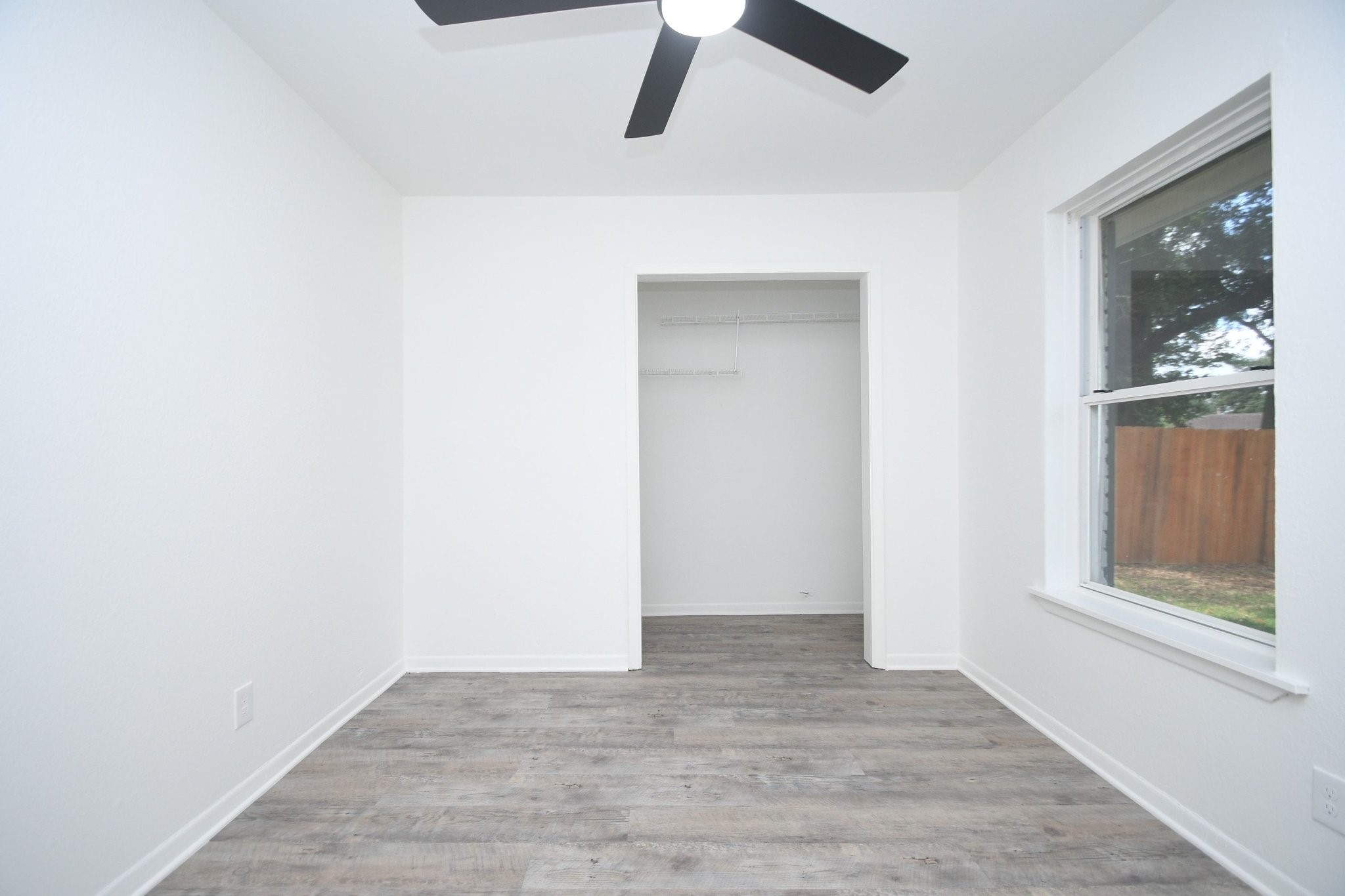 4711 Illinois Street Property Photo 14
