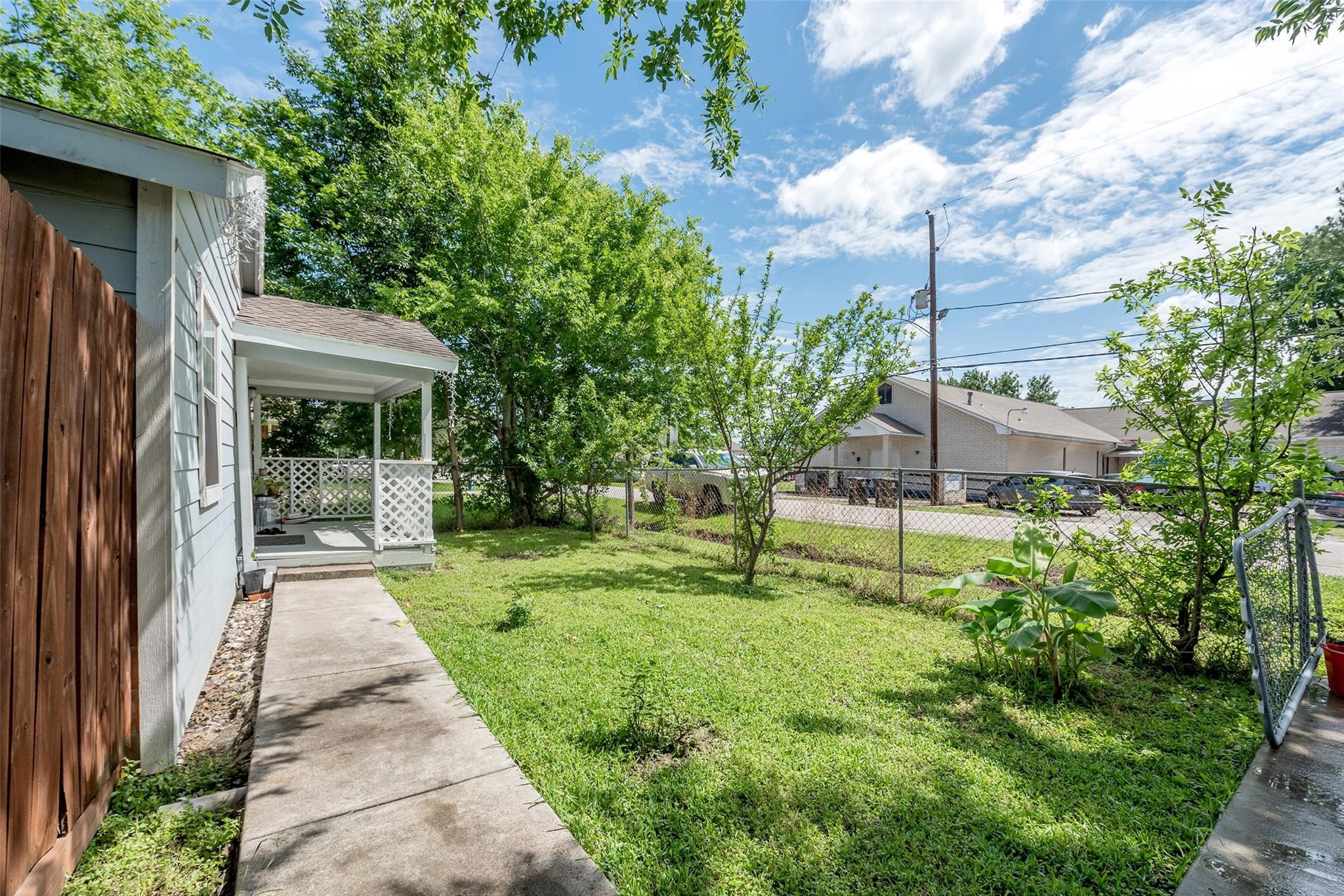 8314 Brandon Street Property Photo 5