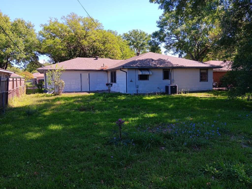 4821 Foster Avenue Property Photo 3