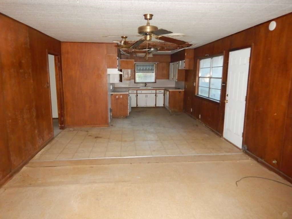 4821 Foster Avenue Property Photo 5