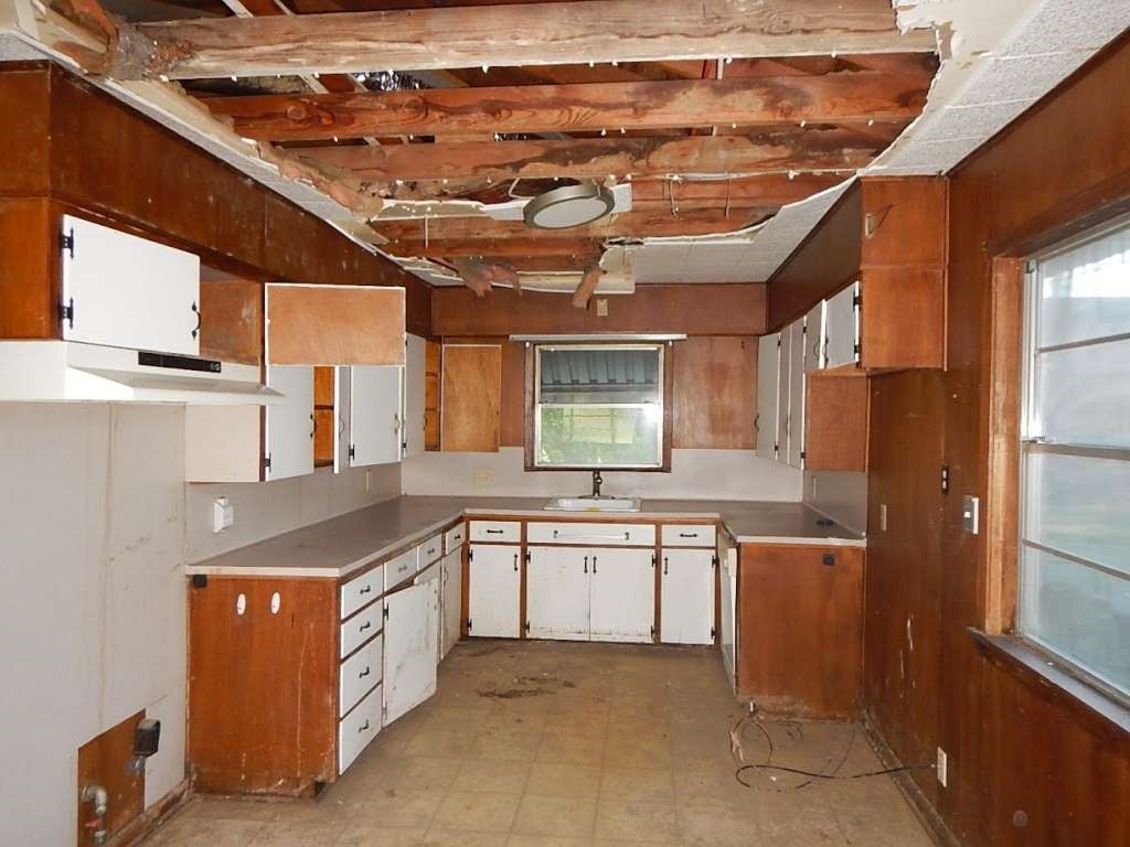 4821 Foster Avenue Property Photo 6