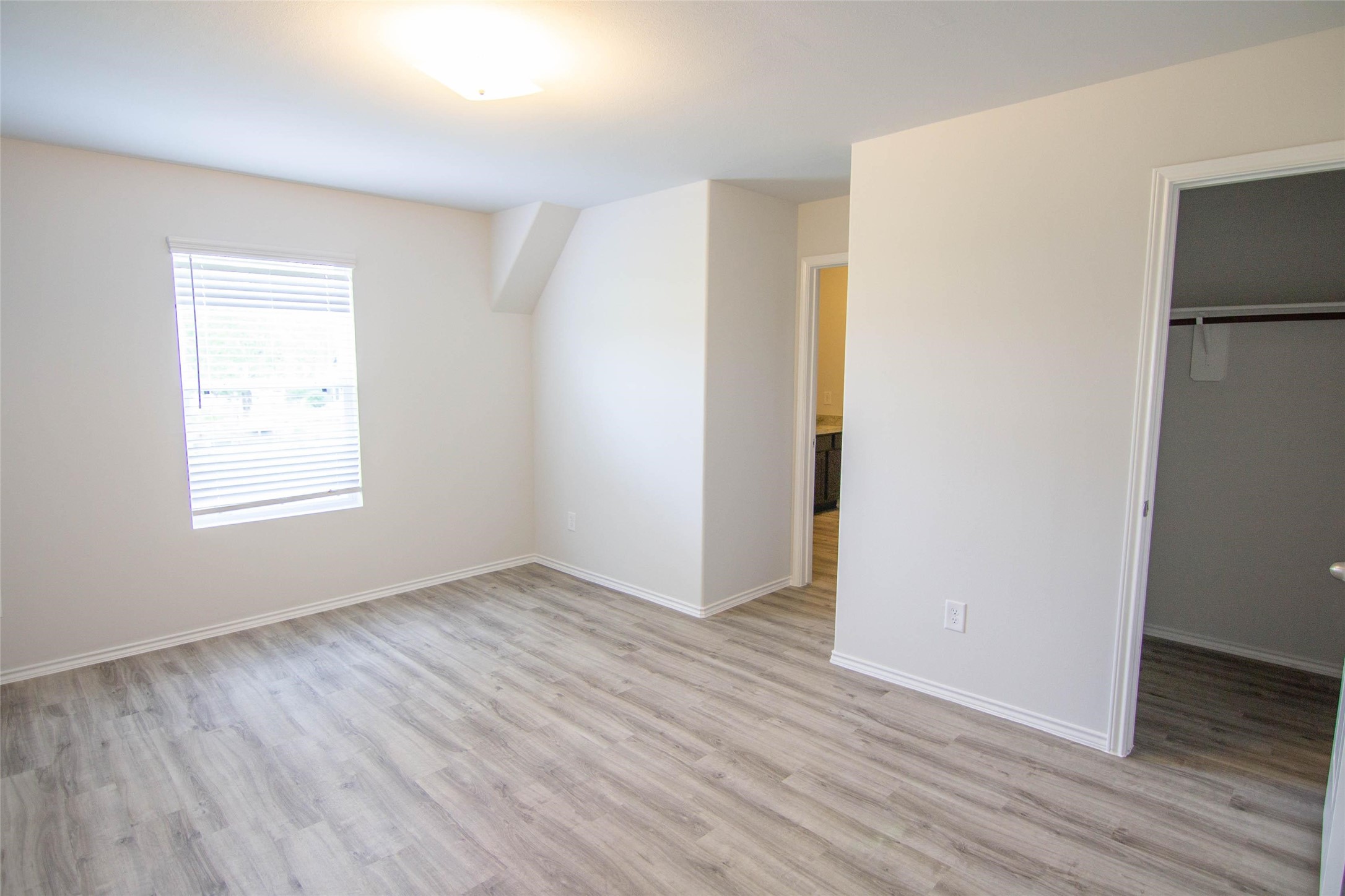 18606 Bell Ravine Drive Property Photo 8