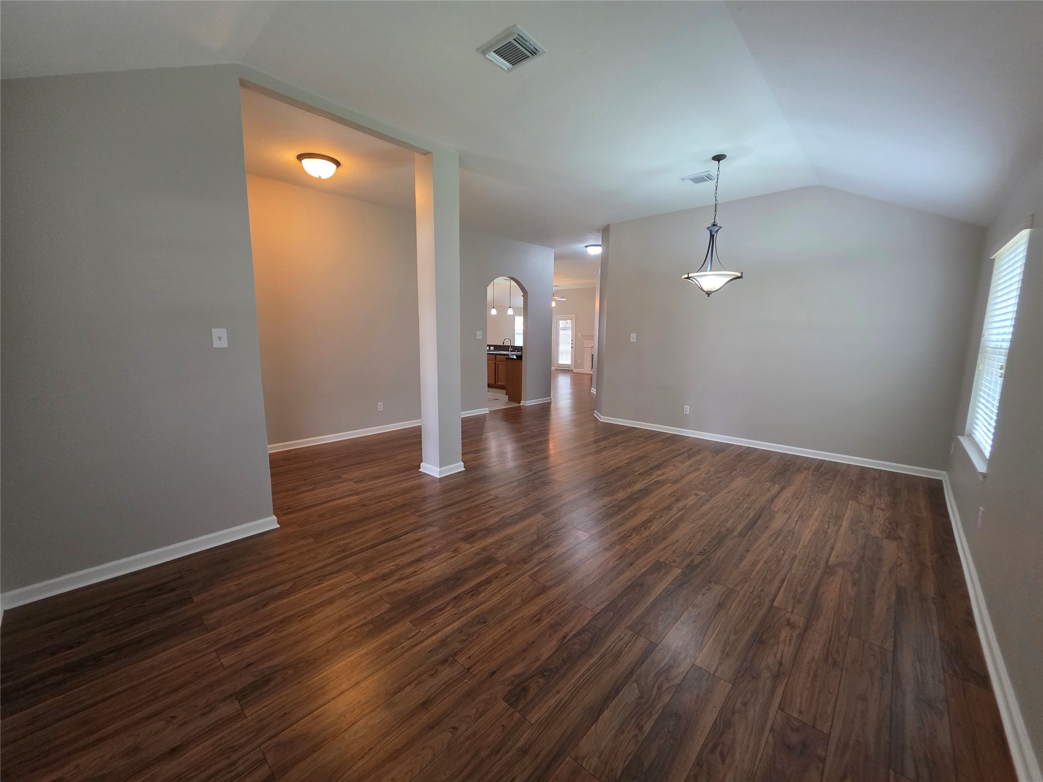 2108 Goldfinch Lane Property Photo 3