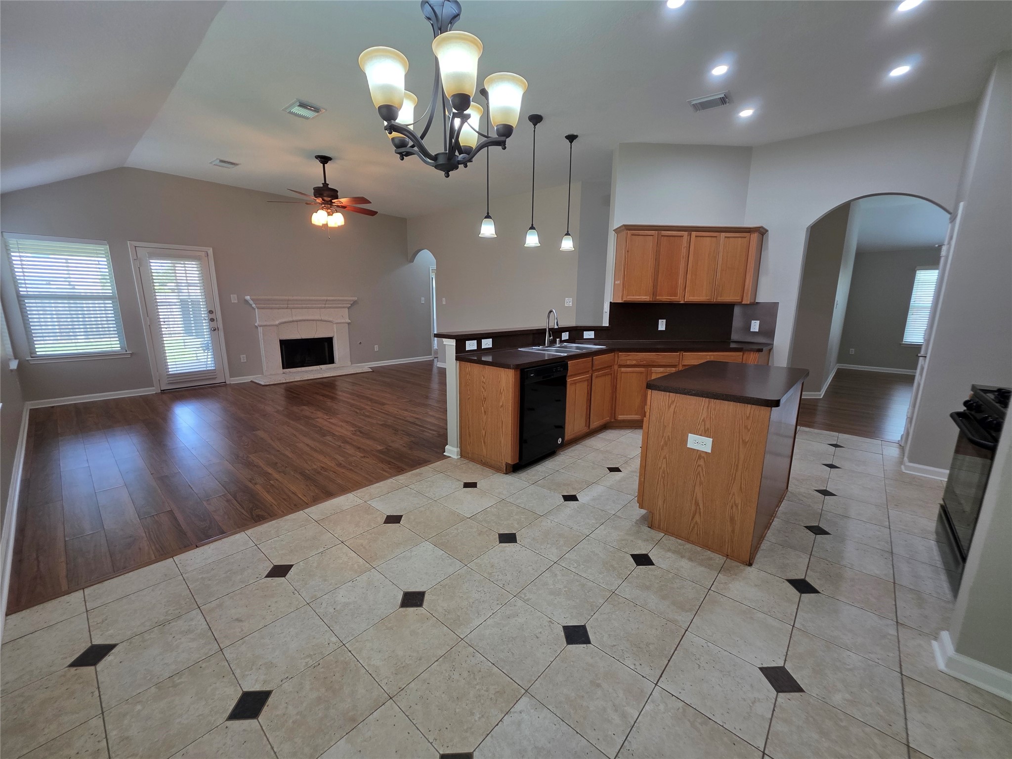 2108 Goldfinch Lane Property Photo 5