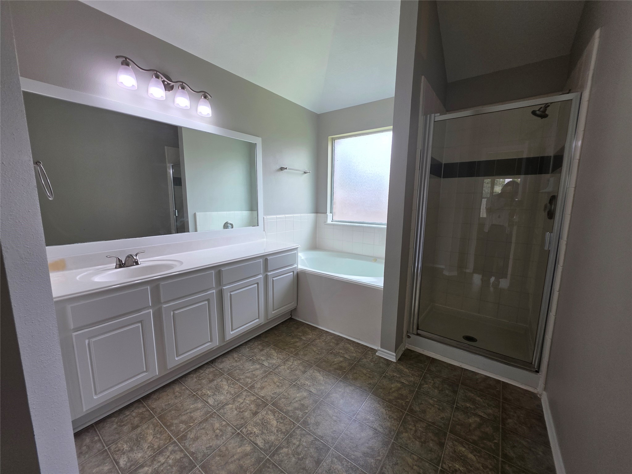 2108 Goldfinch Lane Property Photo 10