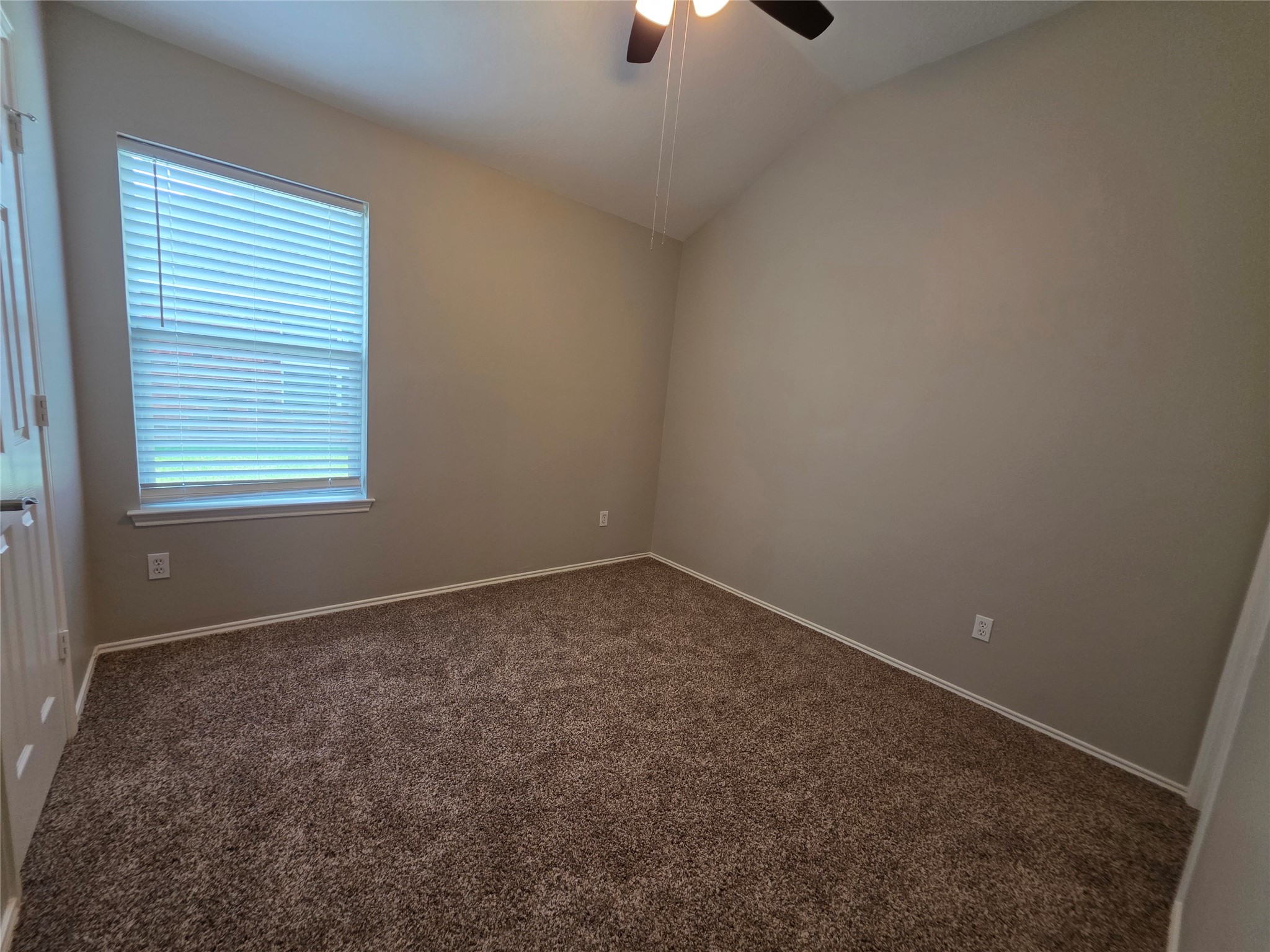 2108 Goldfinch Lane Property Photo 12