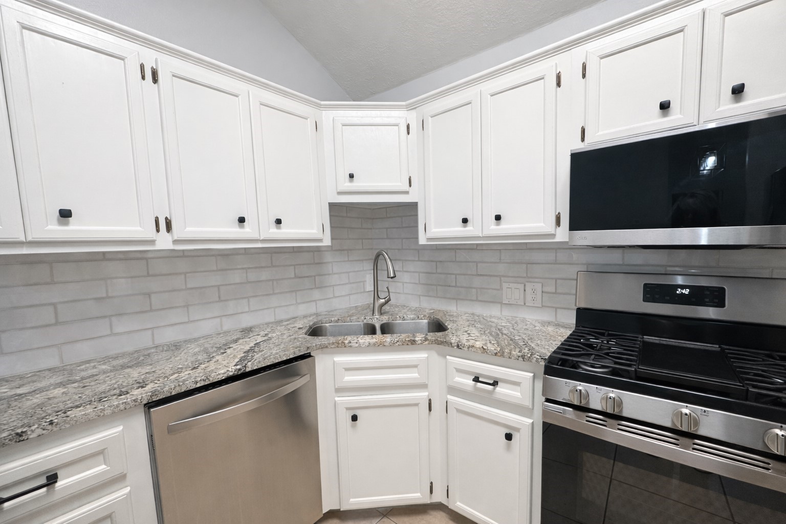 305 Scenic Brook Street Property Photo 7