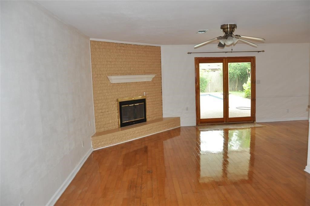 5519 Caversham Dr Drive Property Photo 4