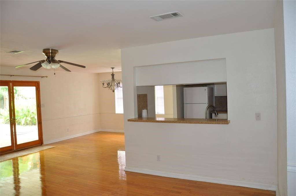 5519 Caversham Dr Drive Property Photo 5