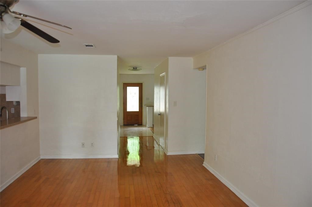 5519 Caversham Dr Drive Property Photo 6