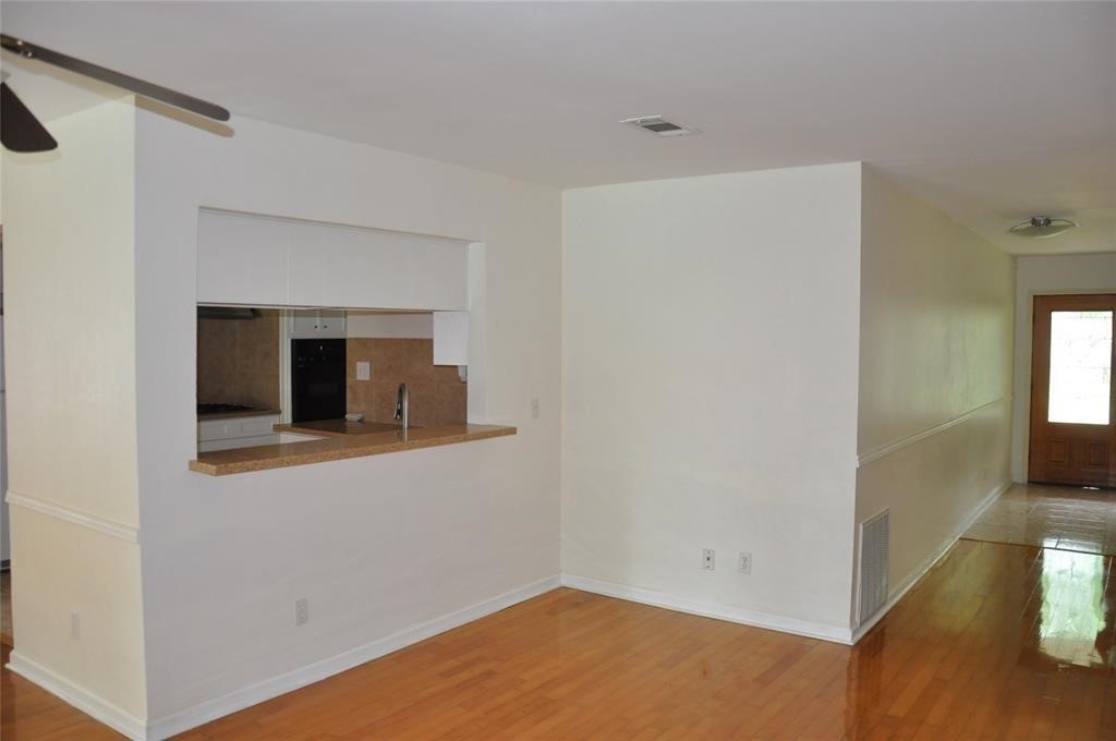5519 Caversham Dr Drive Property Photo 8