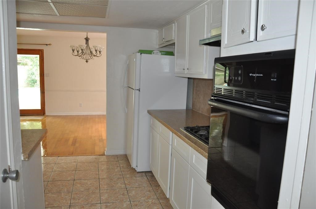 5519 Caversham Dr Drive Property Photo 14