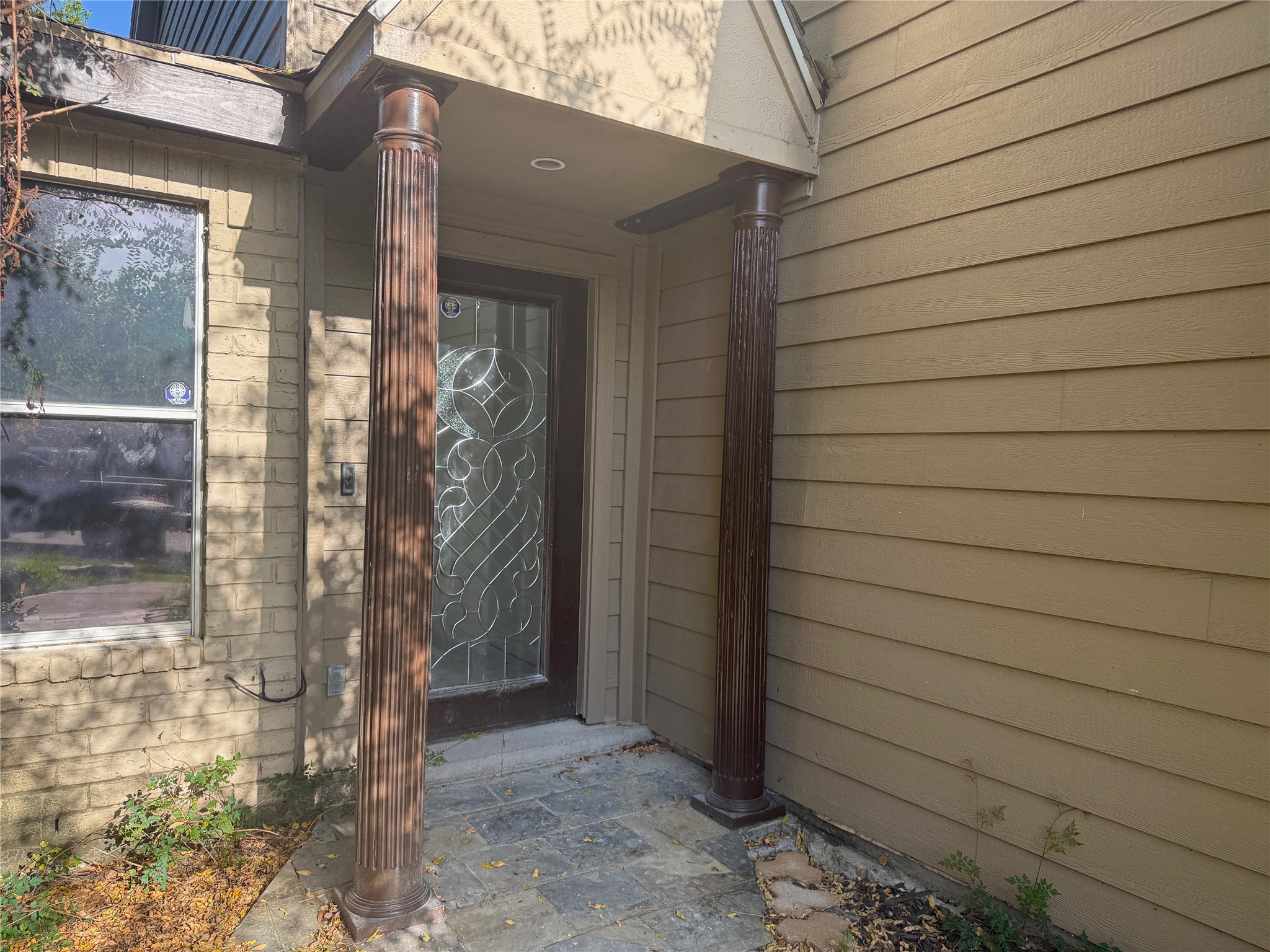 5455 Oakhaven Lane Property Photo 4