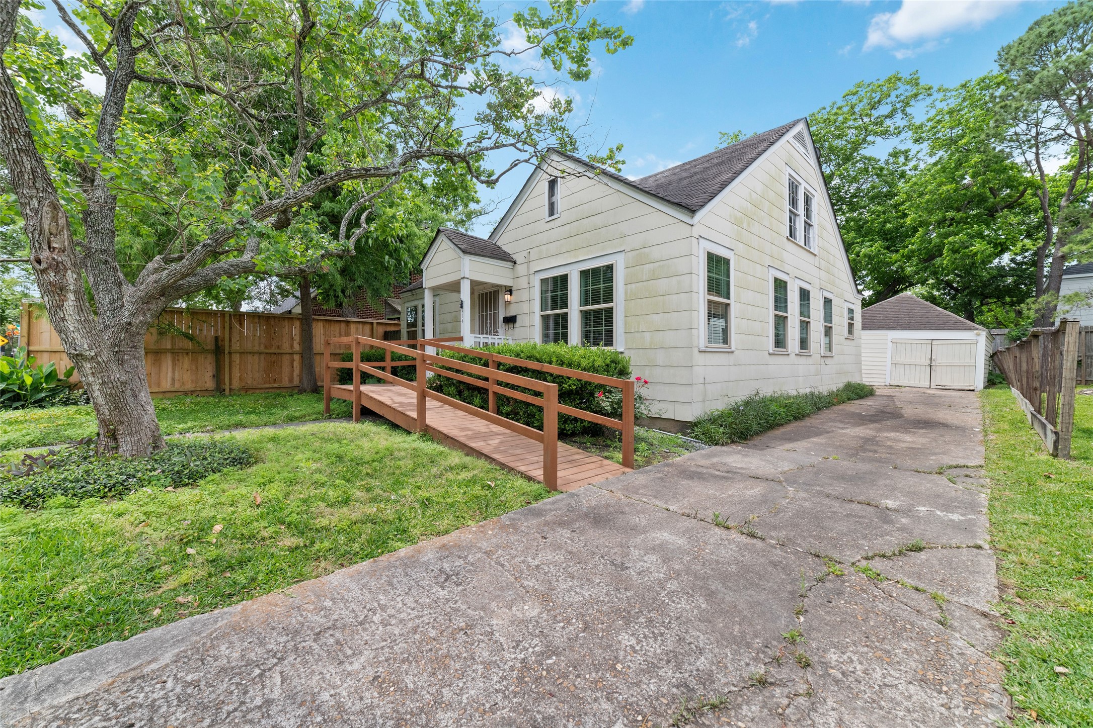 6614 Weslayan Street Property Photo 3