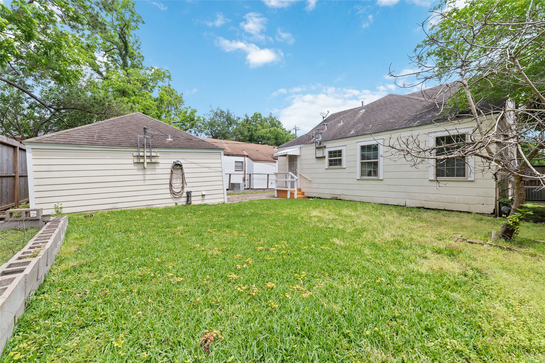 6614 Weslayan Street Property Photo 4