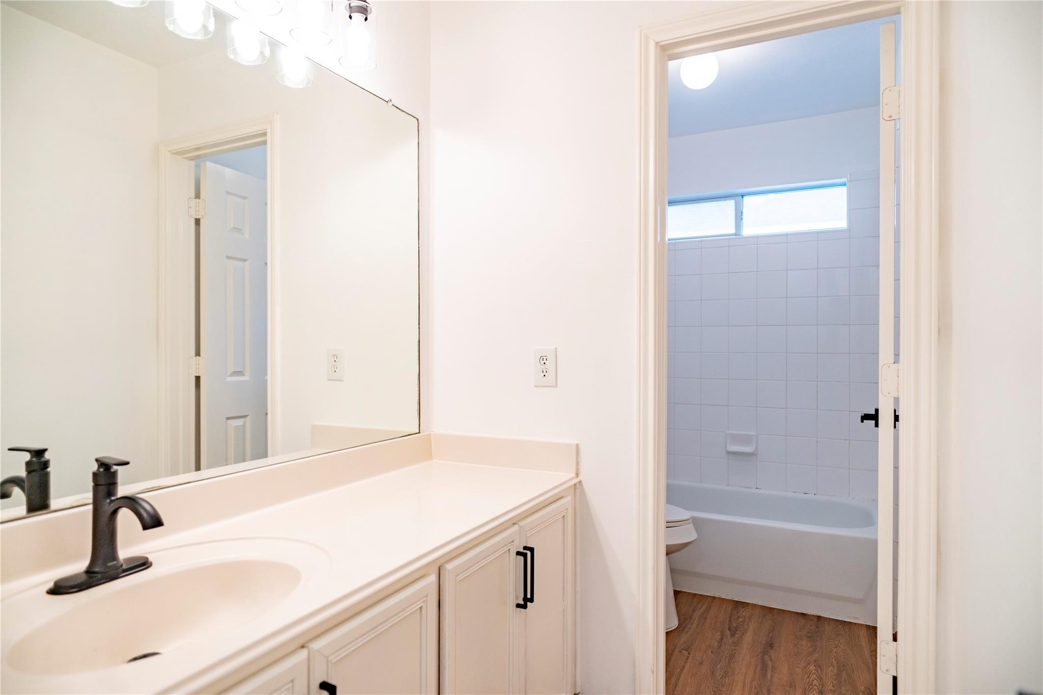 16327 Woma Court Property Photo 6