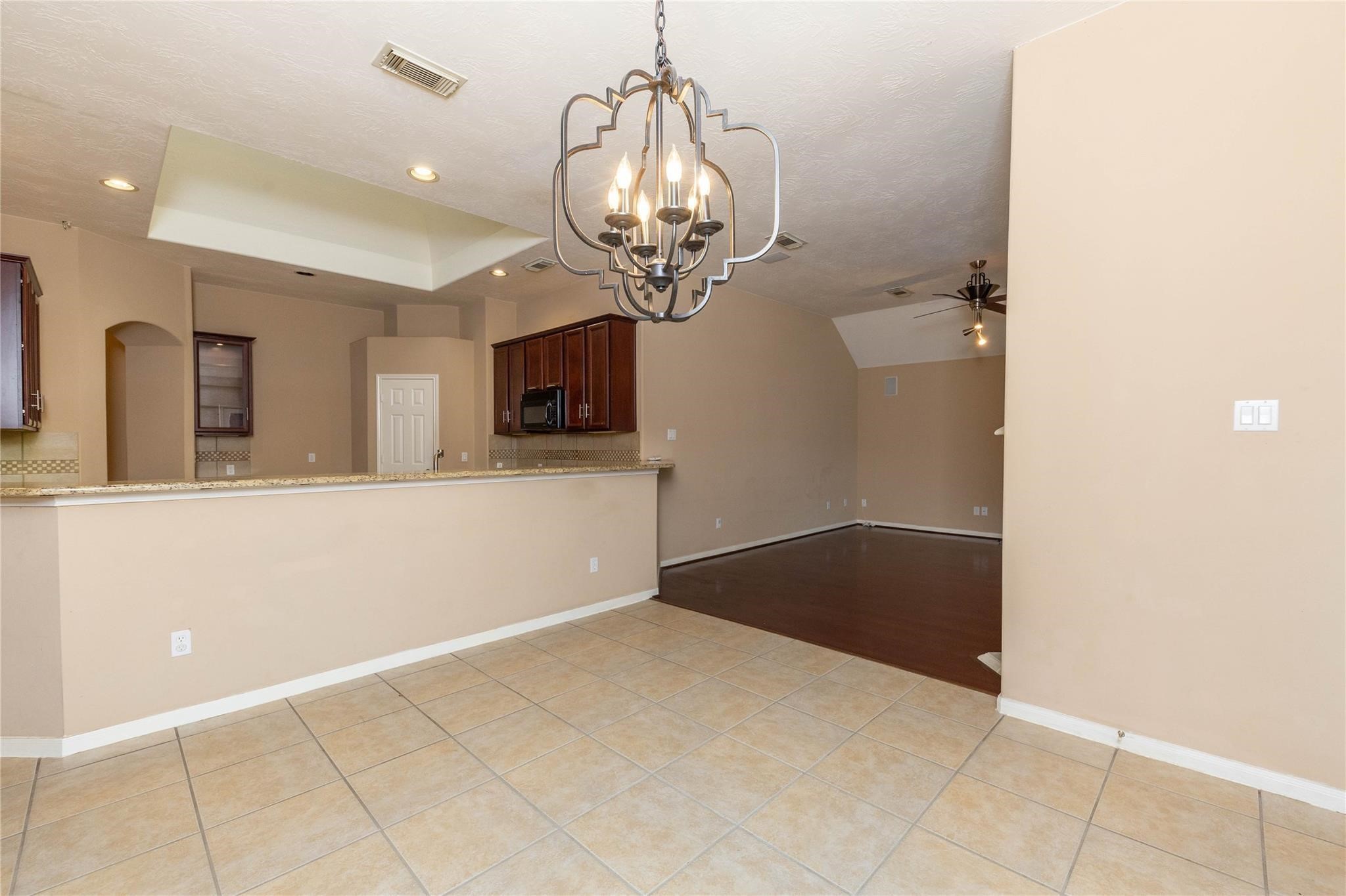 2201 Signal Hill Drive Property Photo 7