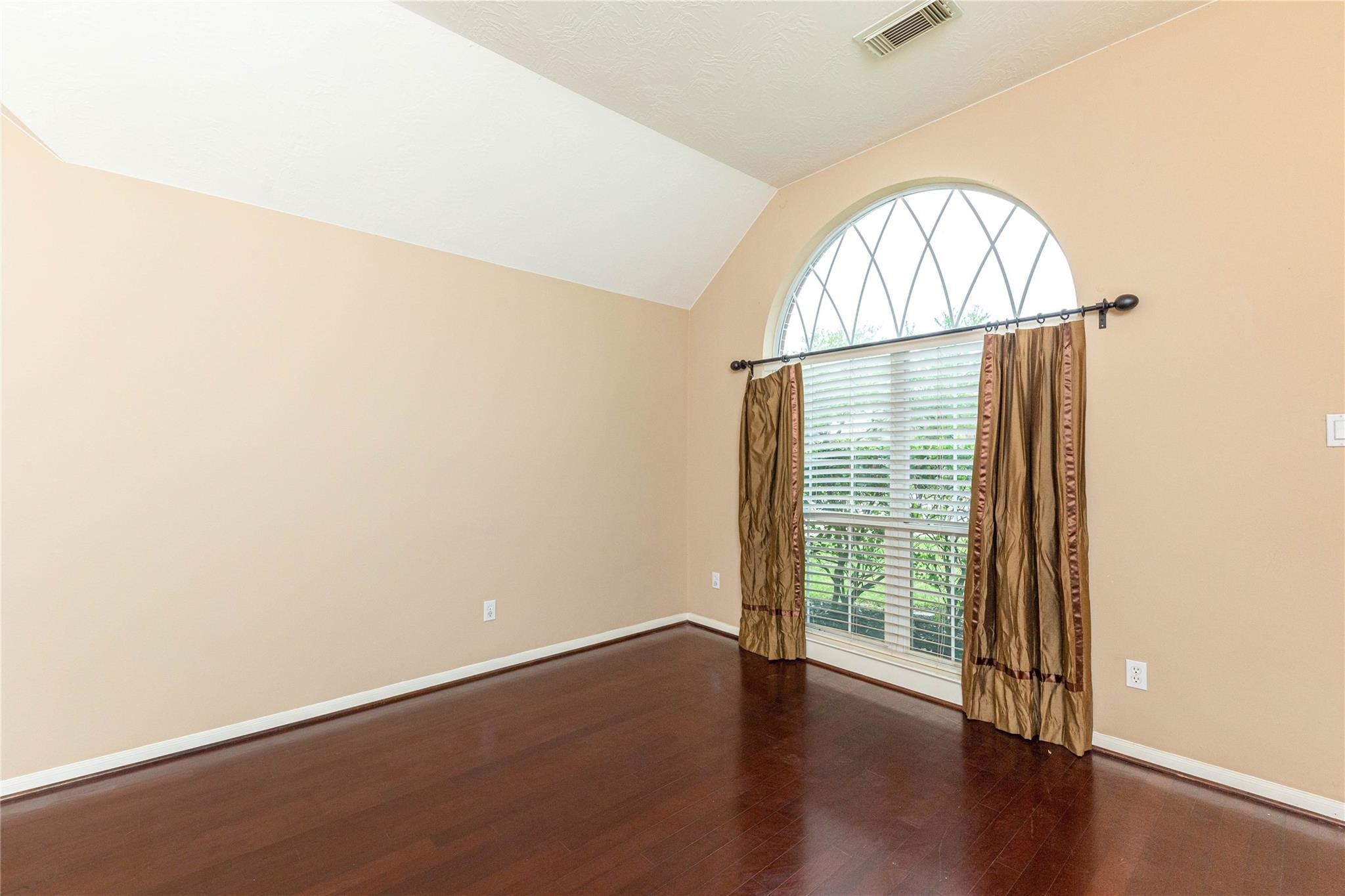 2201 Signal Hill Drive Property Photo 12
