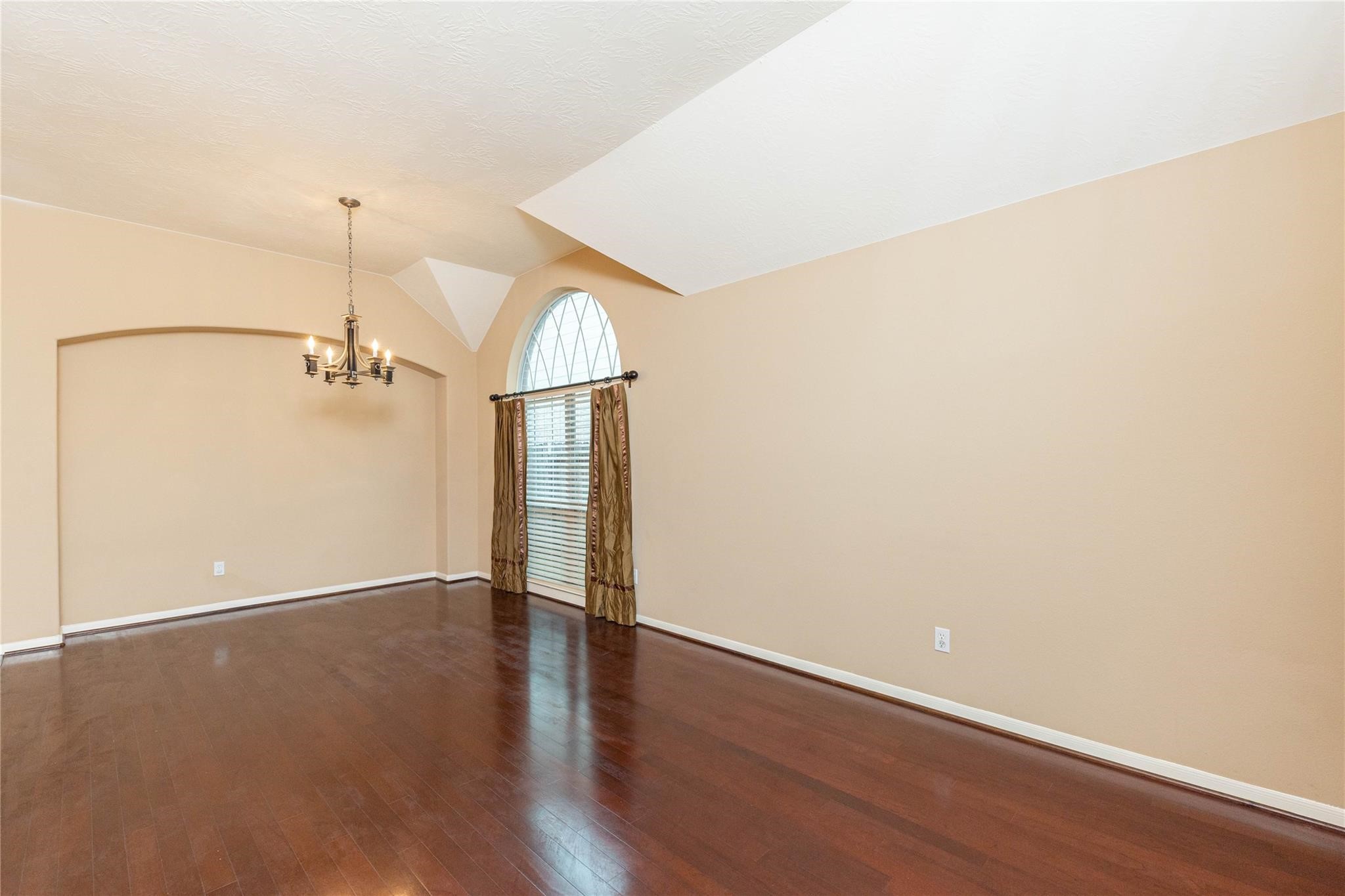 2201 Signal Hill Drive Property Photo 13