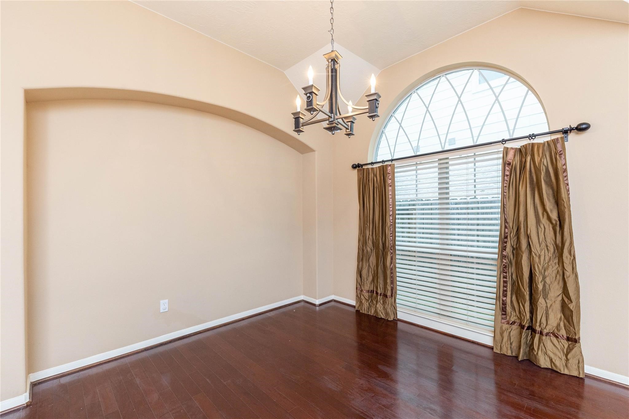 2201 Signal Hill Drive Property Photo 17
