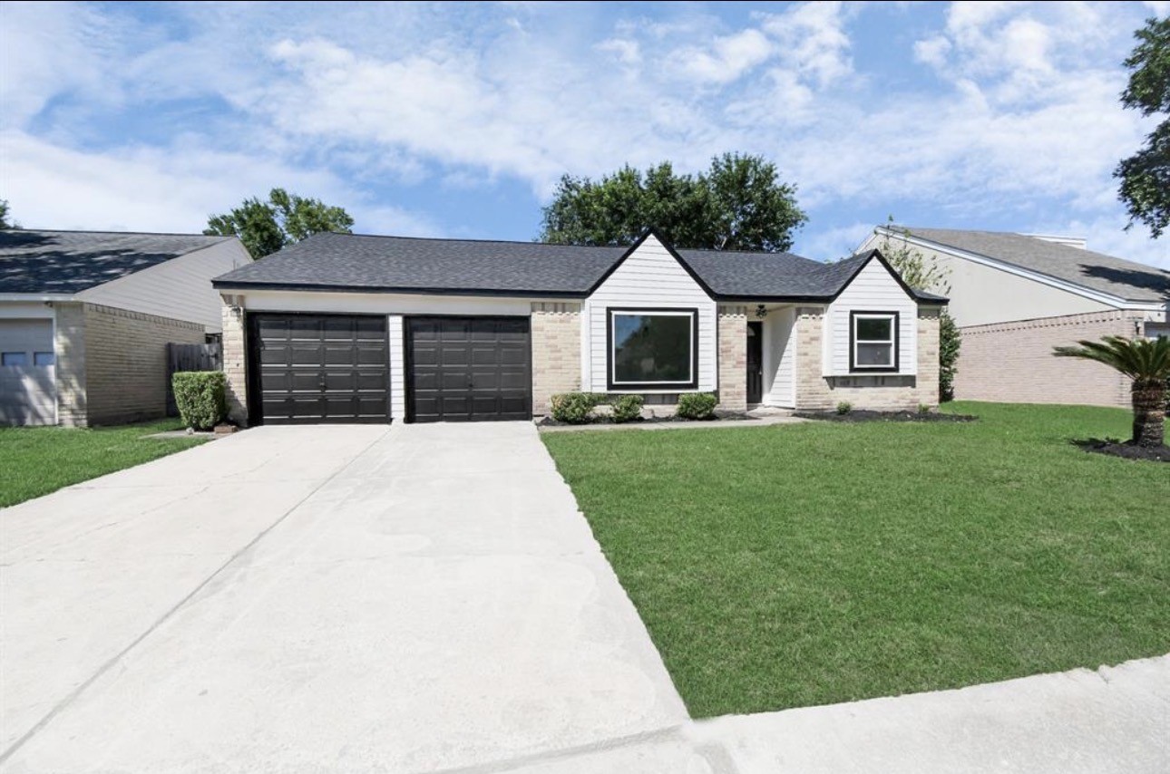 1911 Long Barrel Lane Property Photo 1